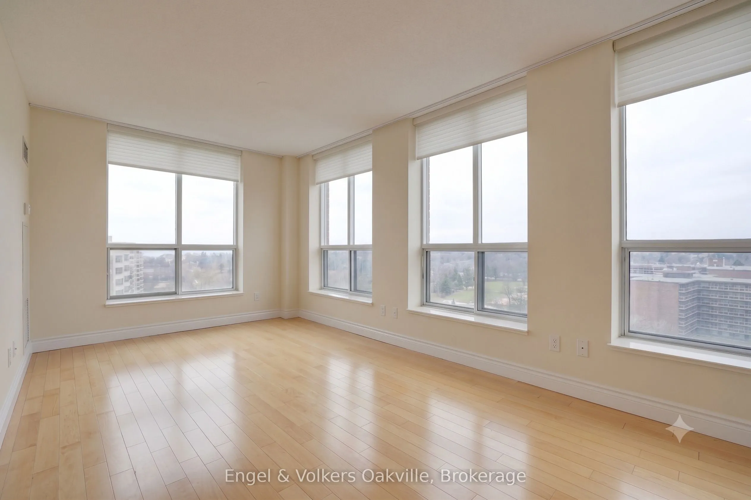 442 Maple Avenue #1402