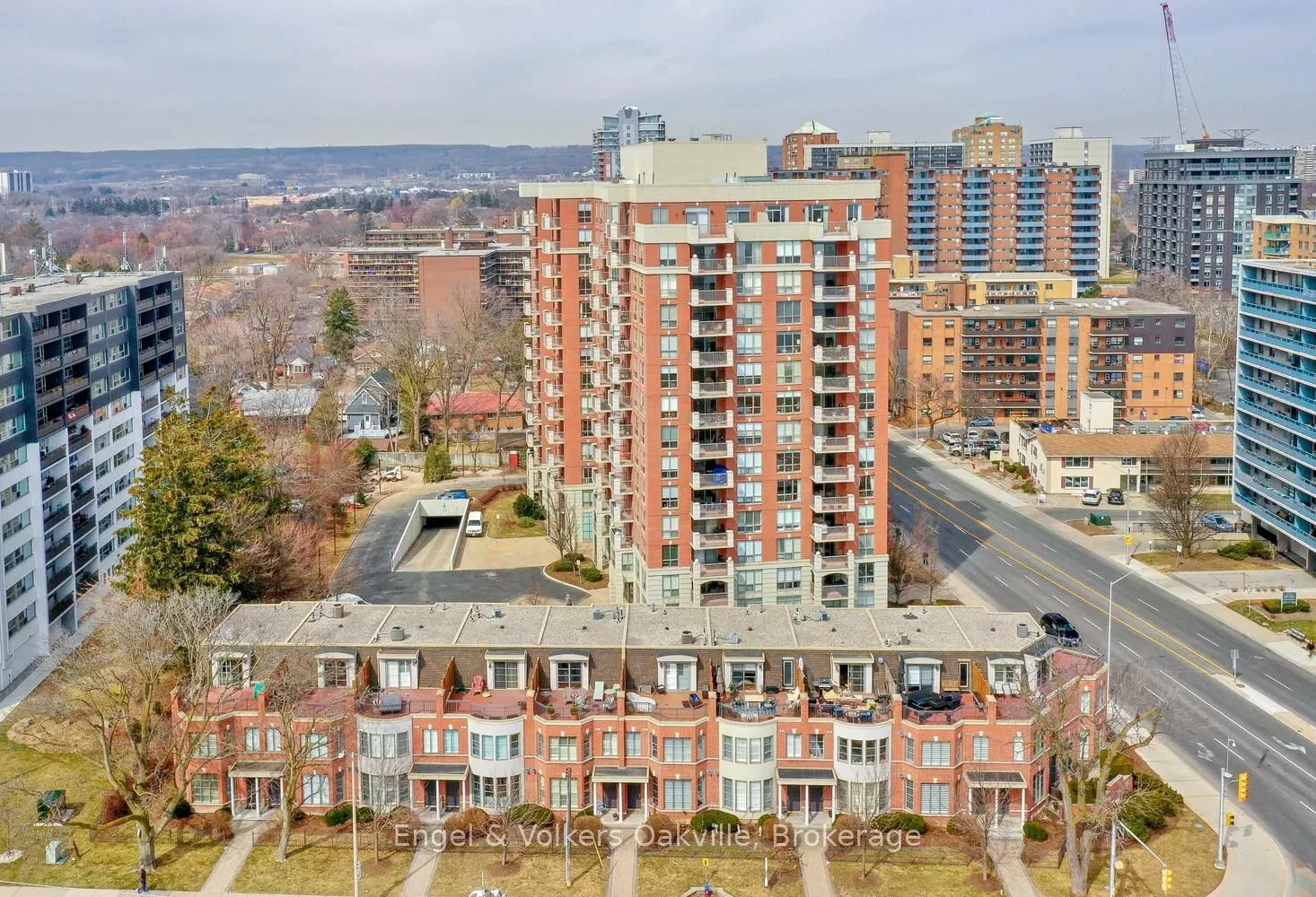 442 Maple Avenue #1402