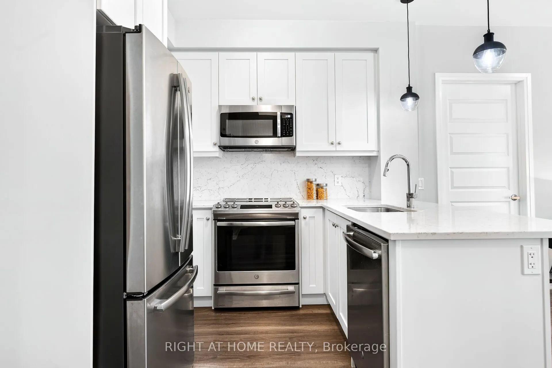 128 Grovewood Common #229