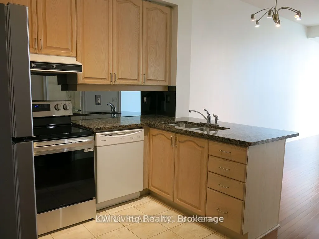 33 Elm Drive W #2806
