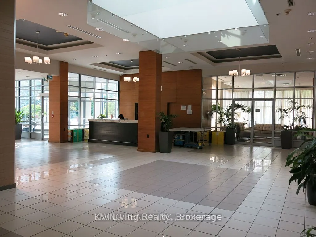33 Elm Drive W #2806