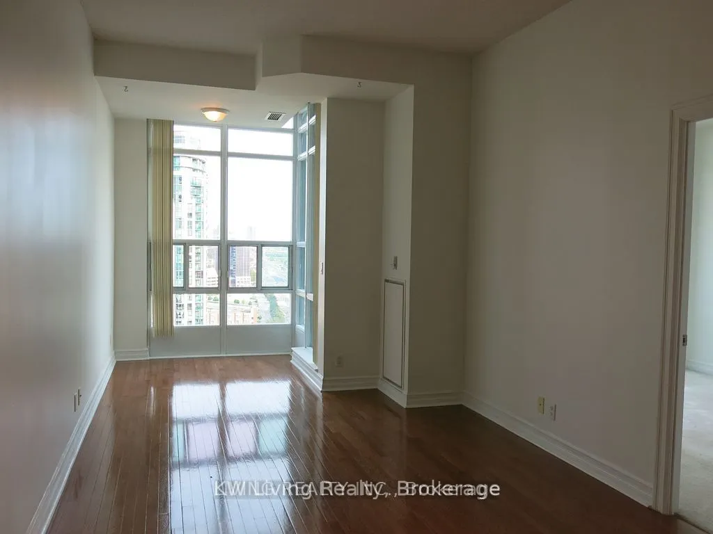 33 Elm Drive W #2806