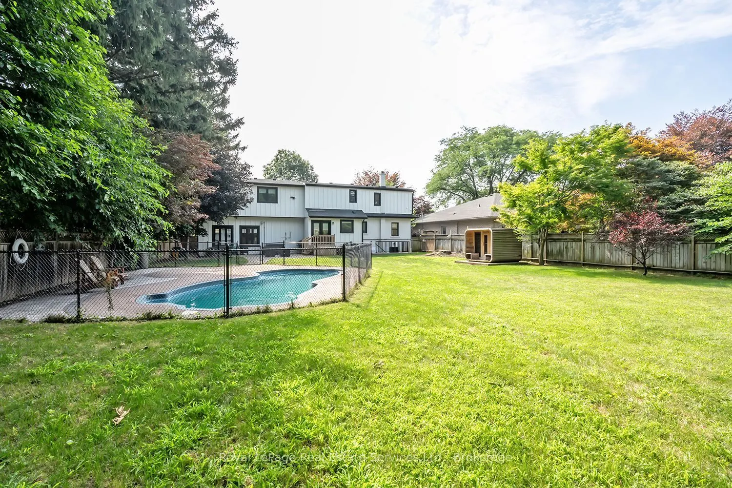 59 Fairwood Place E