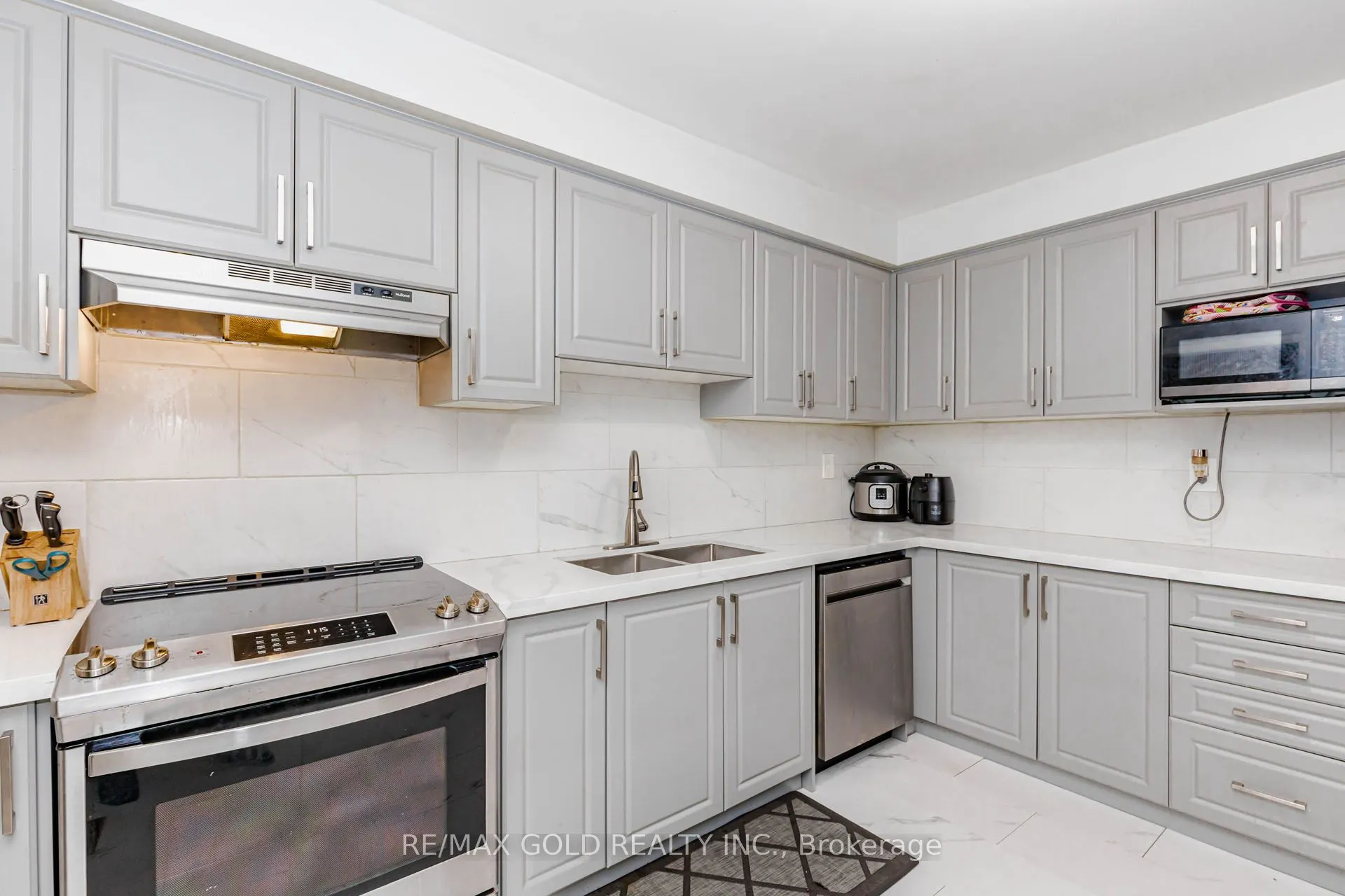83 Wickstead Court #83