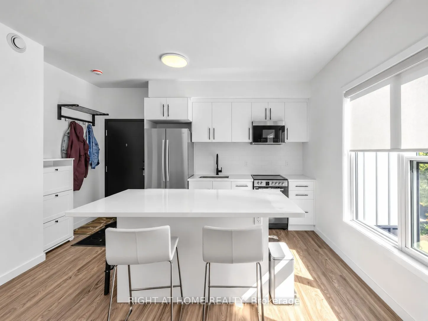 148 Glenlake Avenue #9