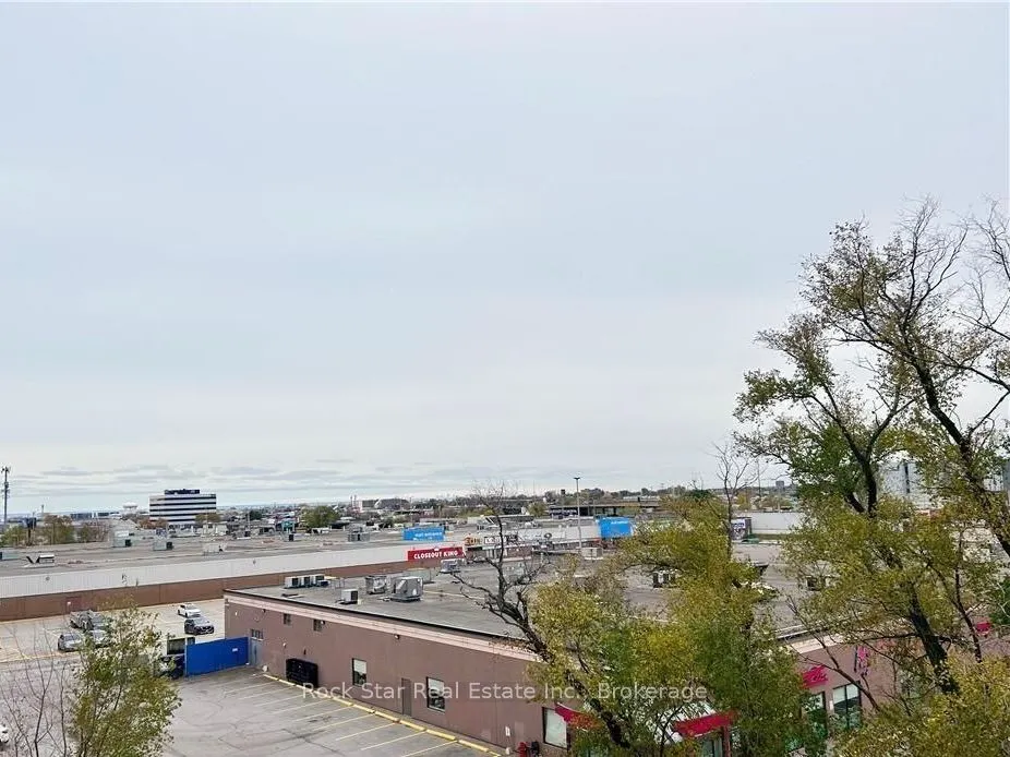1195 THE QUEENSWAY #418