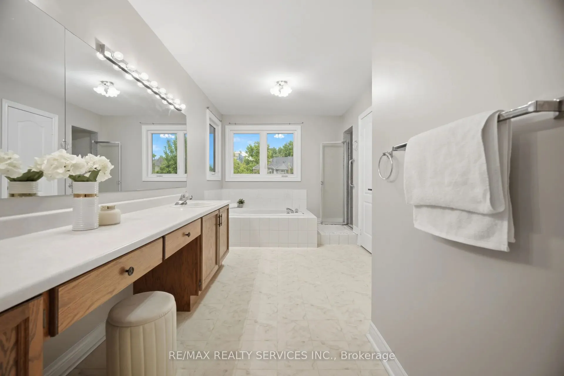 4 Leeward Drive