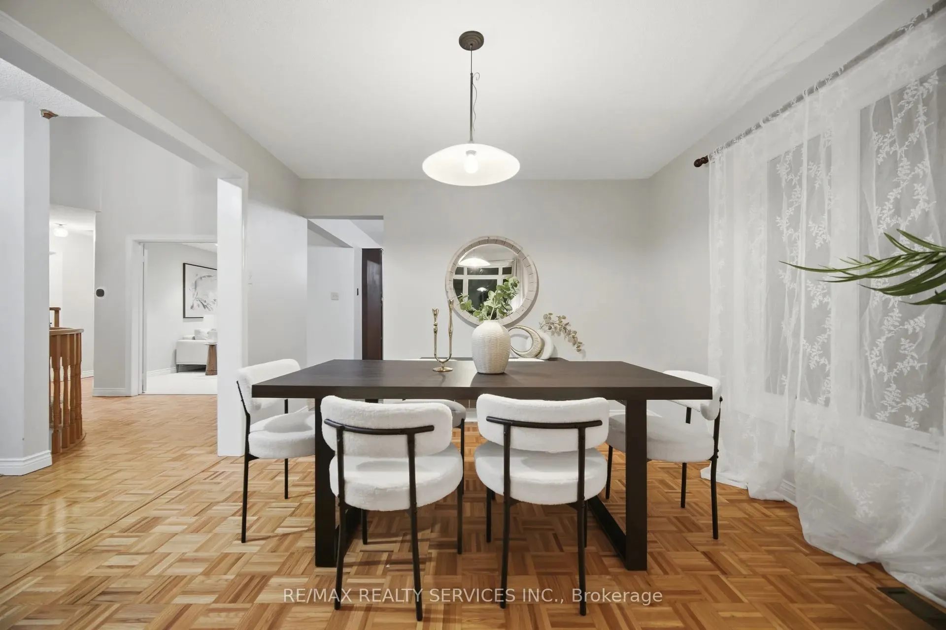 4 Leeward Drive