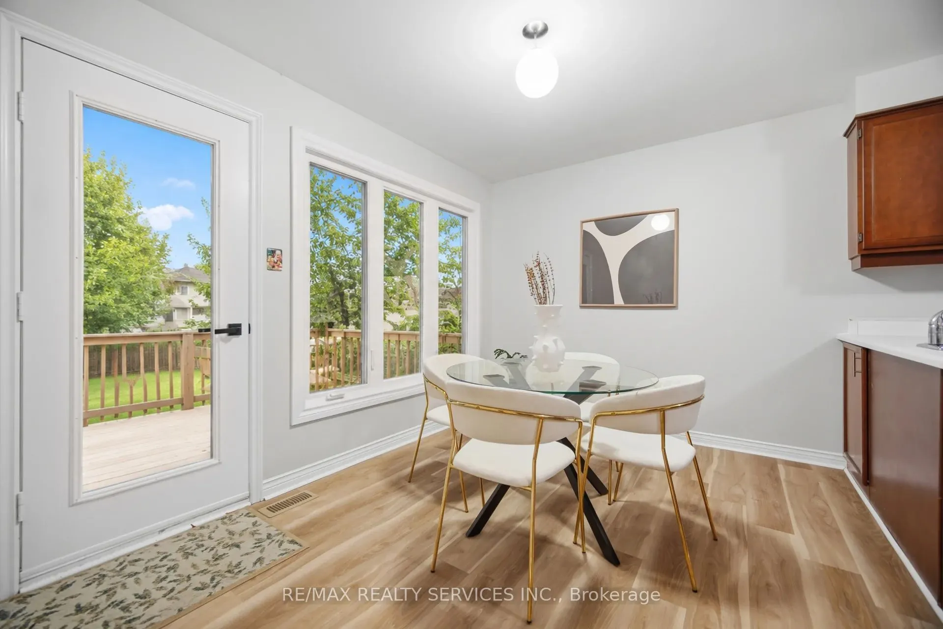 4 Leeward Drive