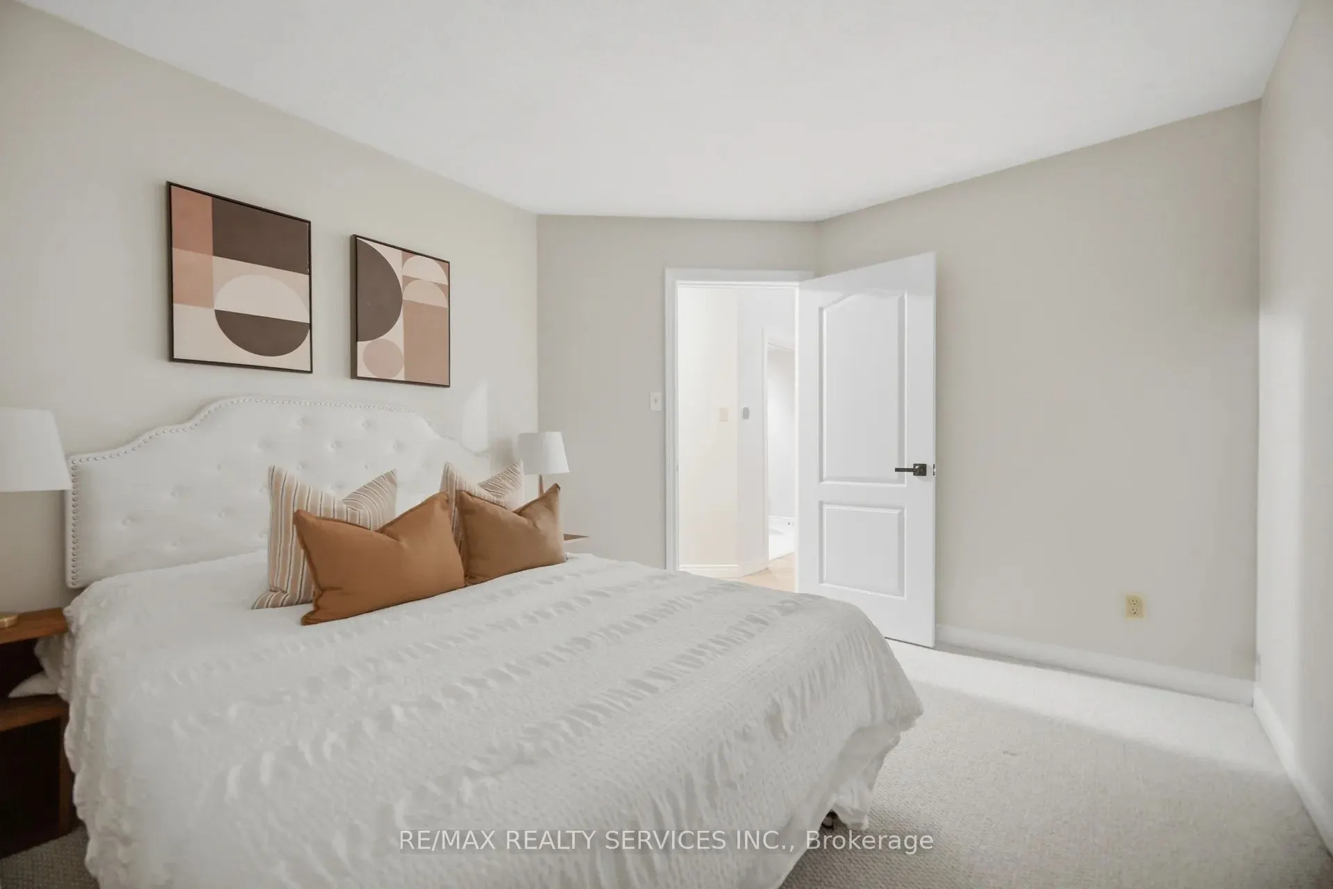 4 Leeward Drive