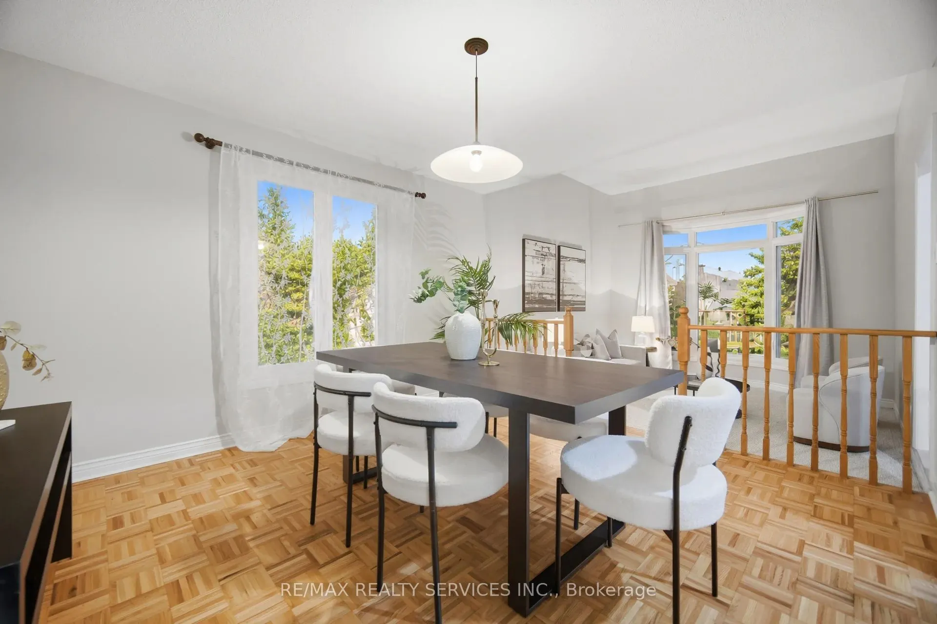 4 Leeward Drive