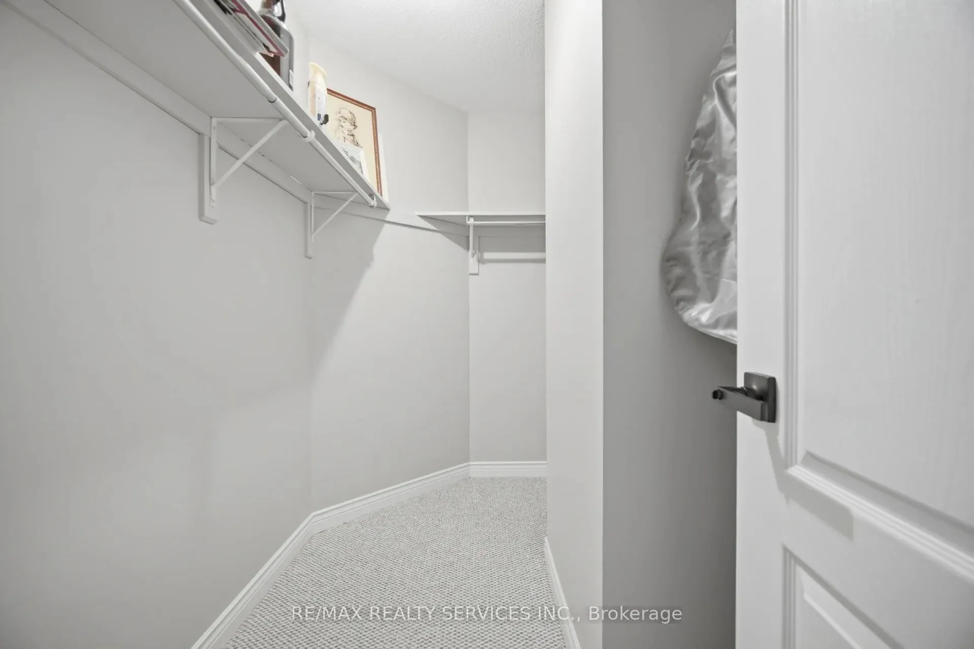 4 Leeward Drive