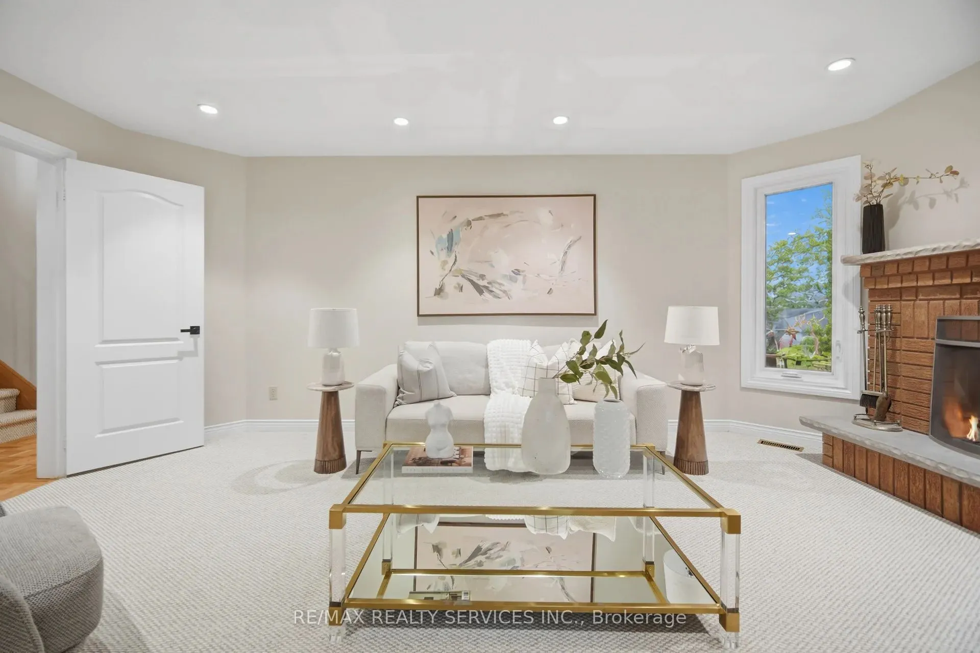 4 Leeward Drive