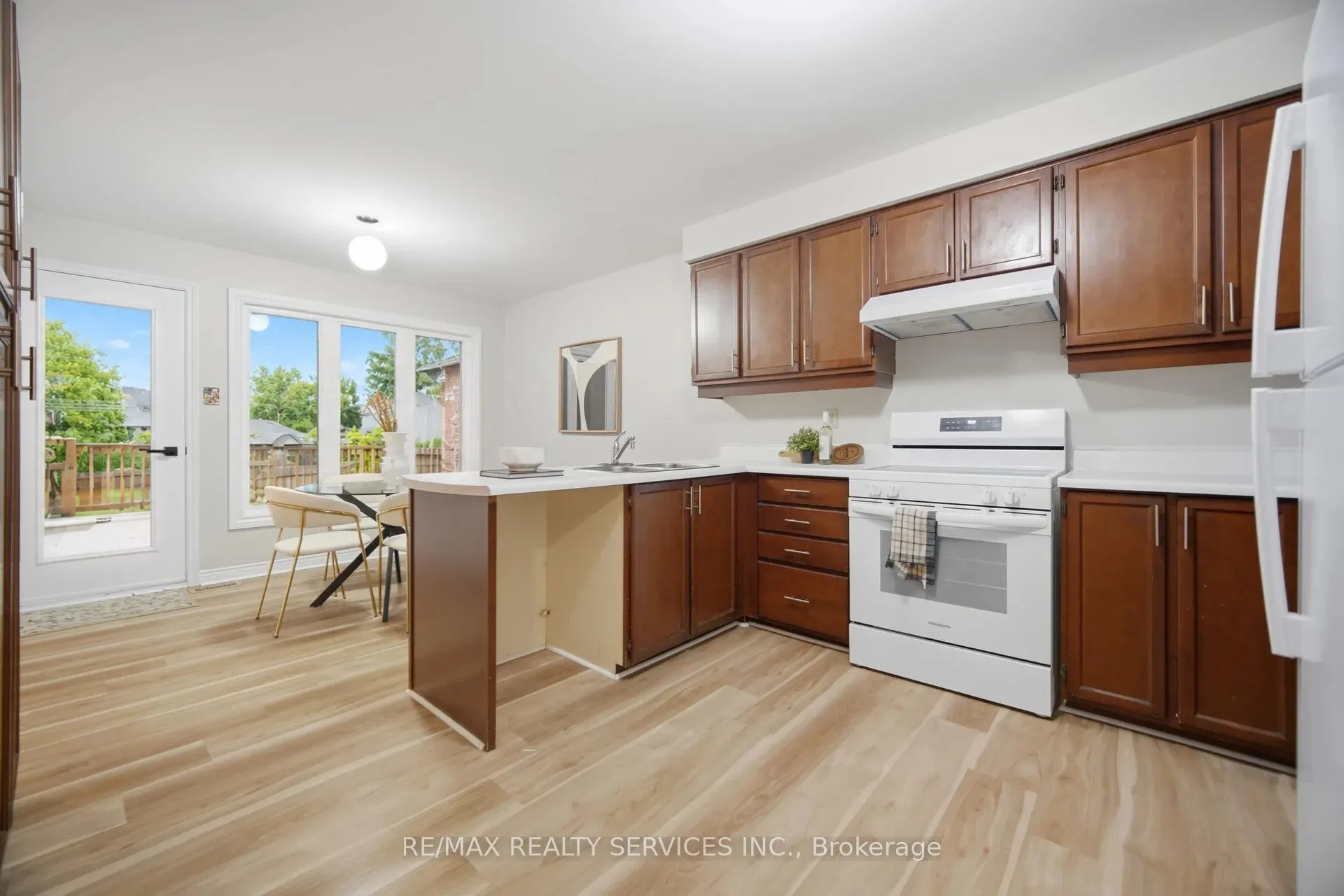 4 Leeward Drive