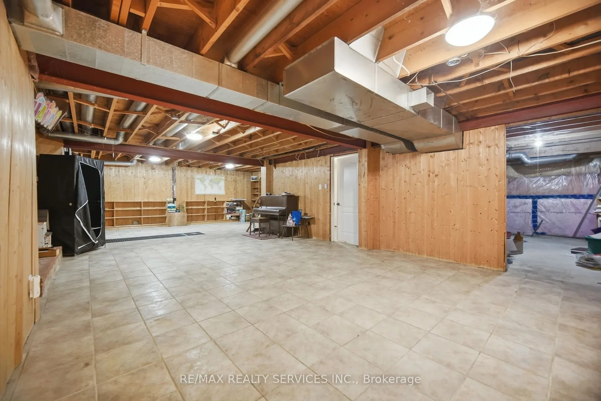 4 Leeward Drive