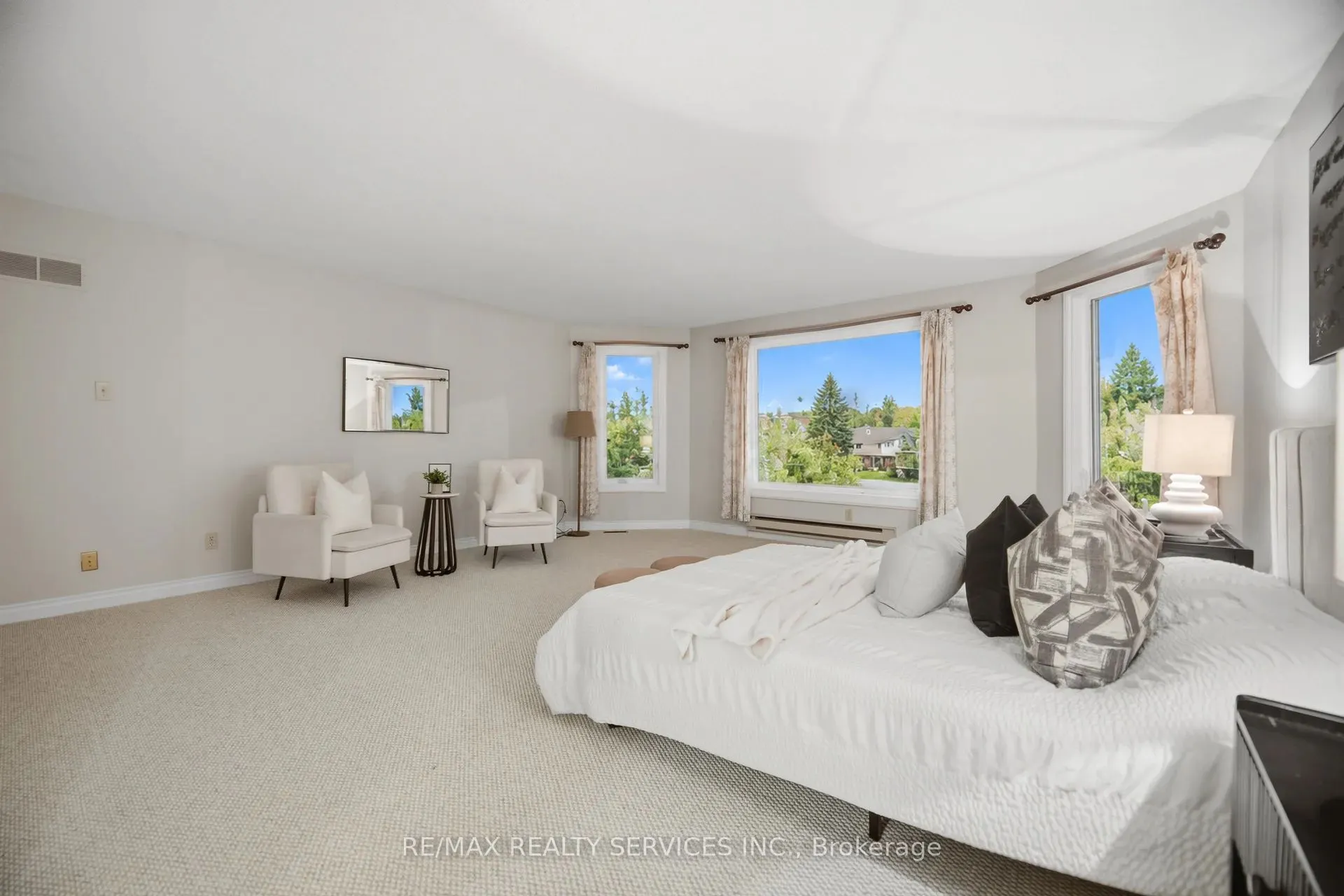 4 Leeward Drive