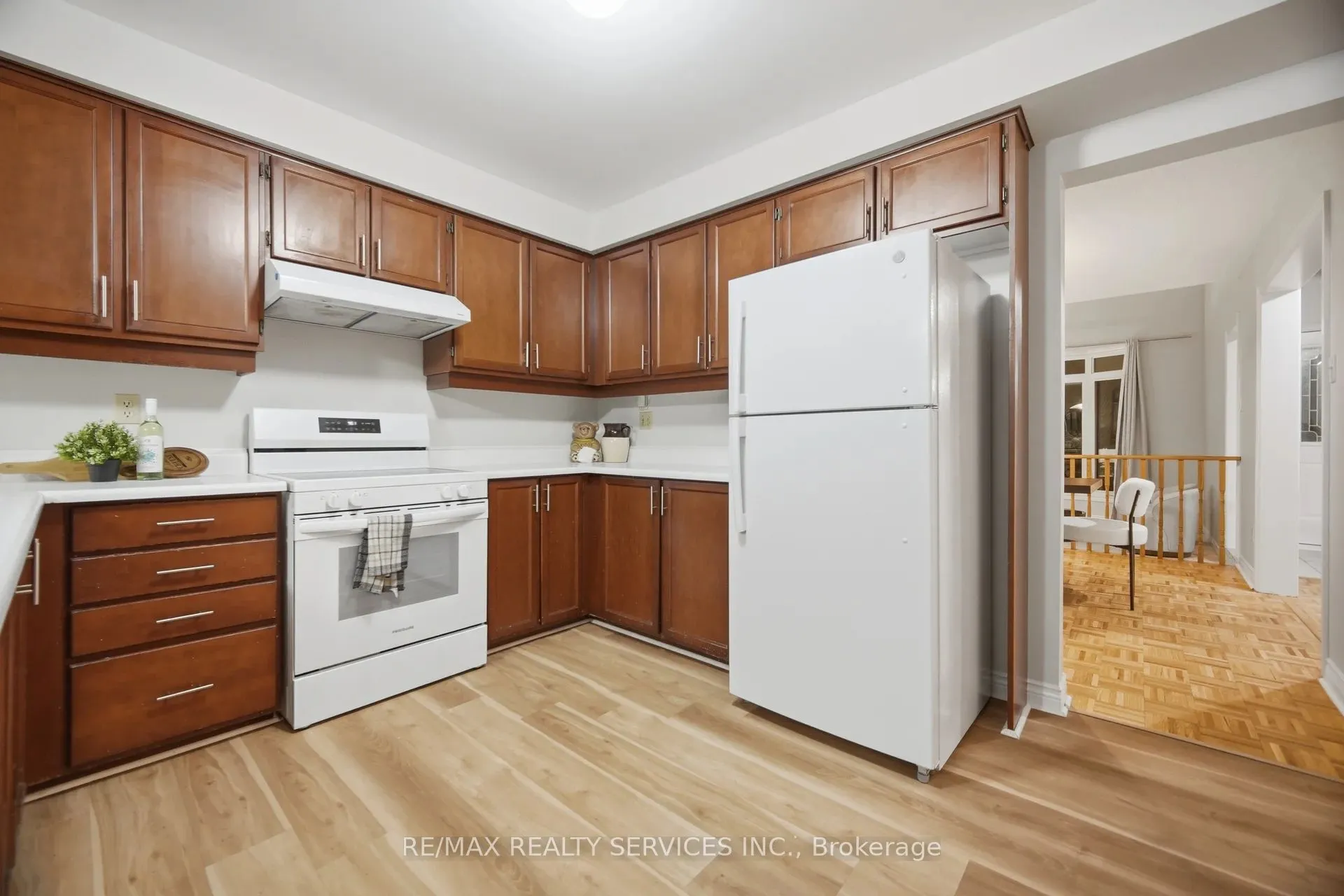 4 Leeward Drive