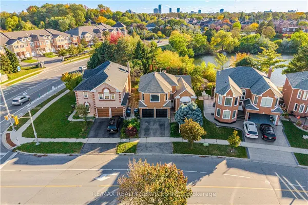 4 Leeward Drive