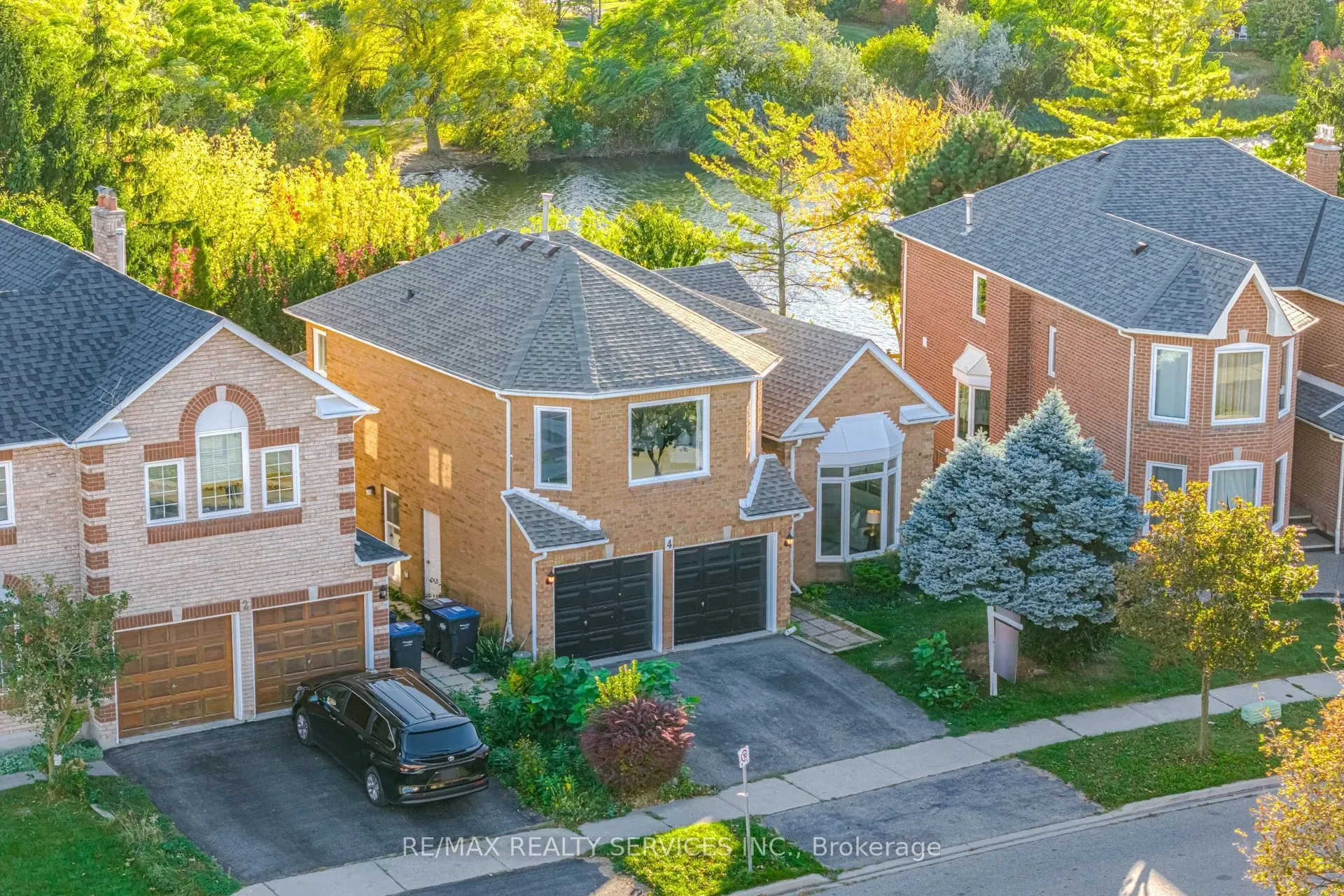 4 Leeward Drive