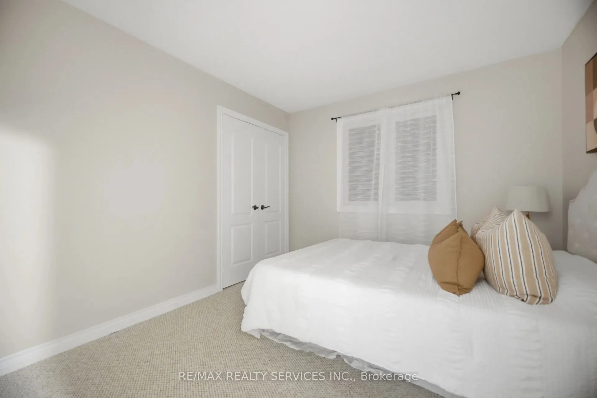 4 Leeward Drive