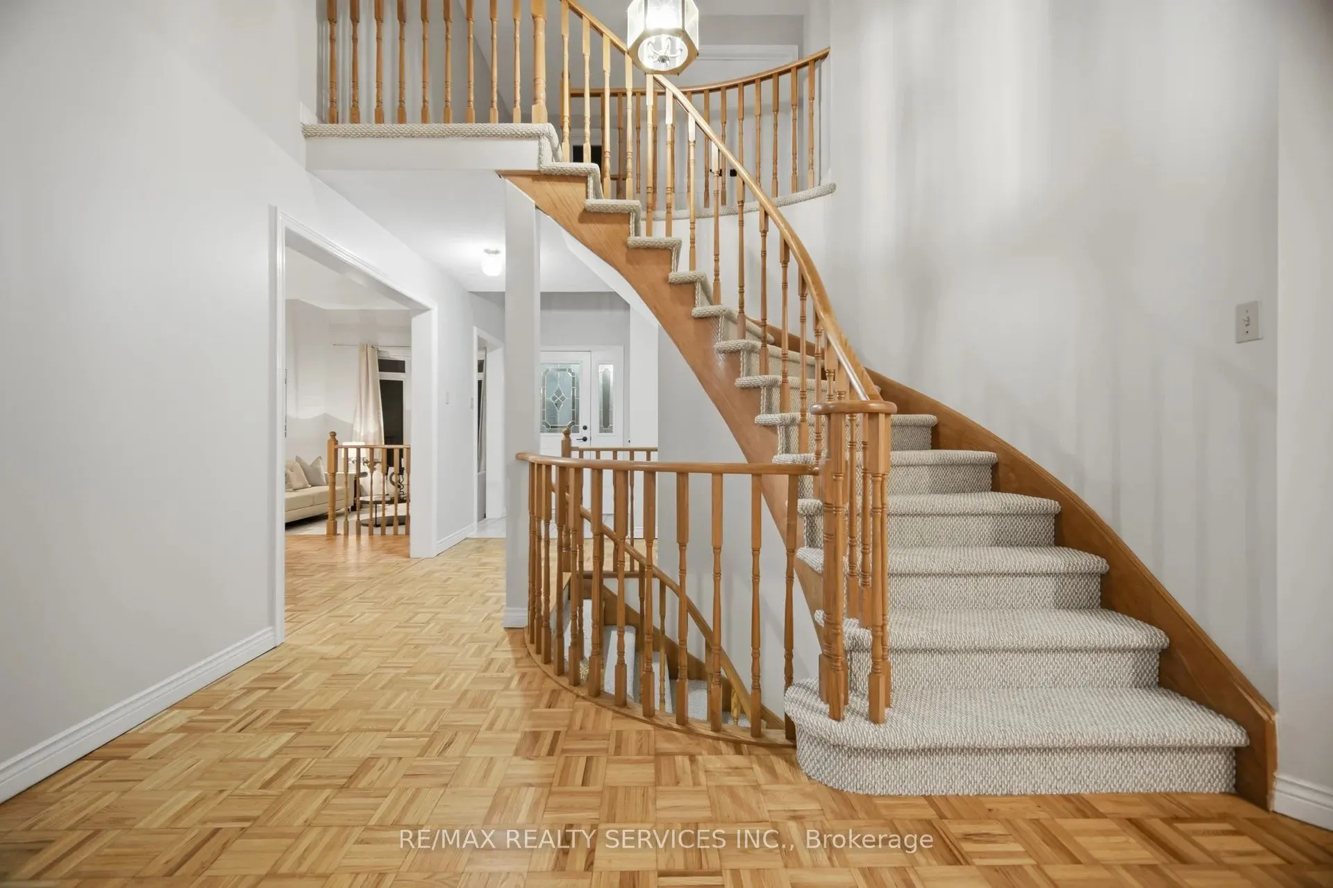4 Leeward Drive