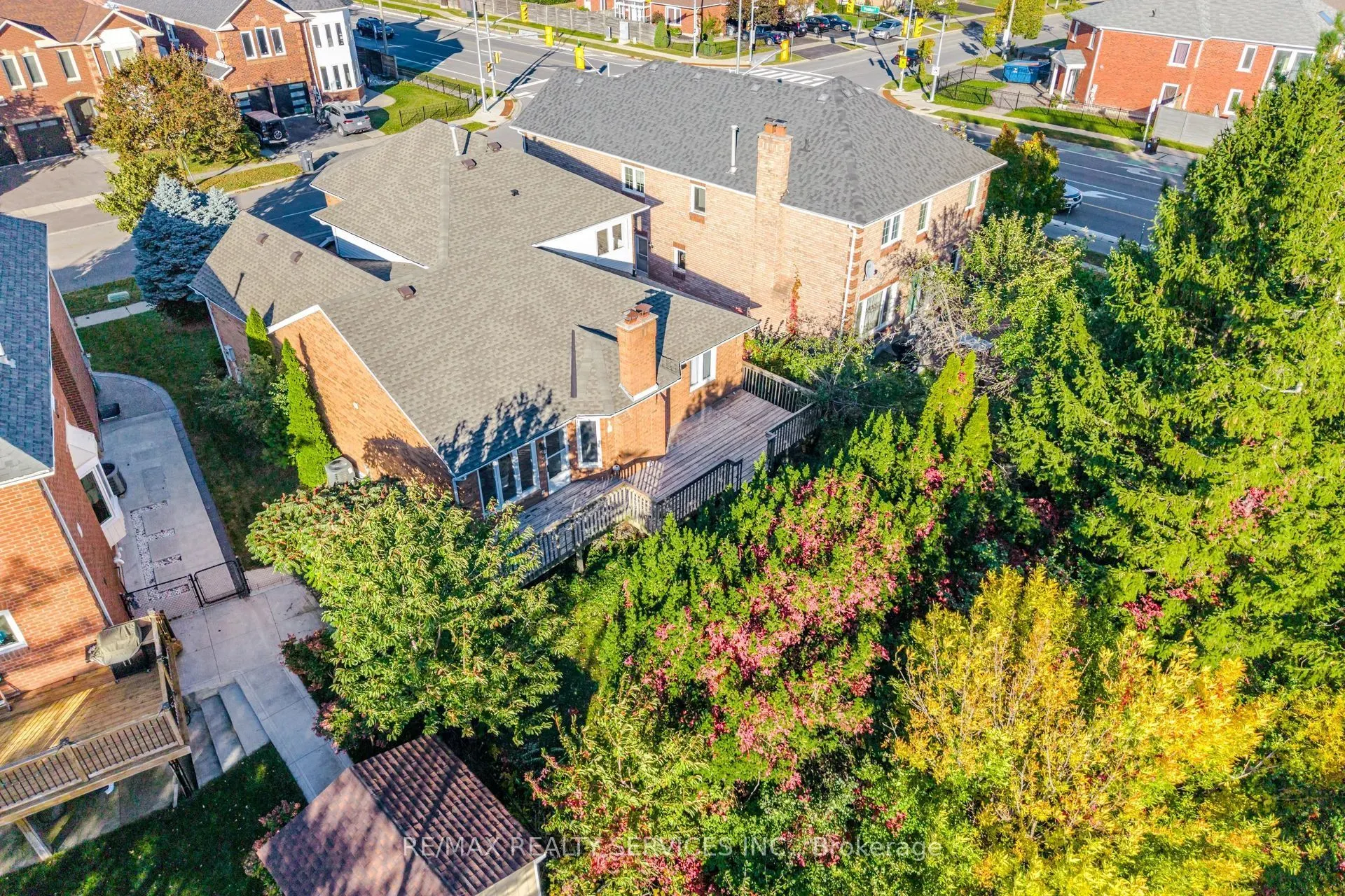 4 Leeward Drive