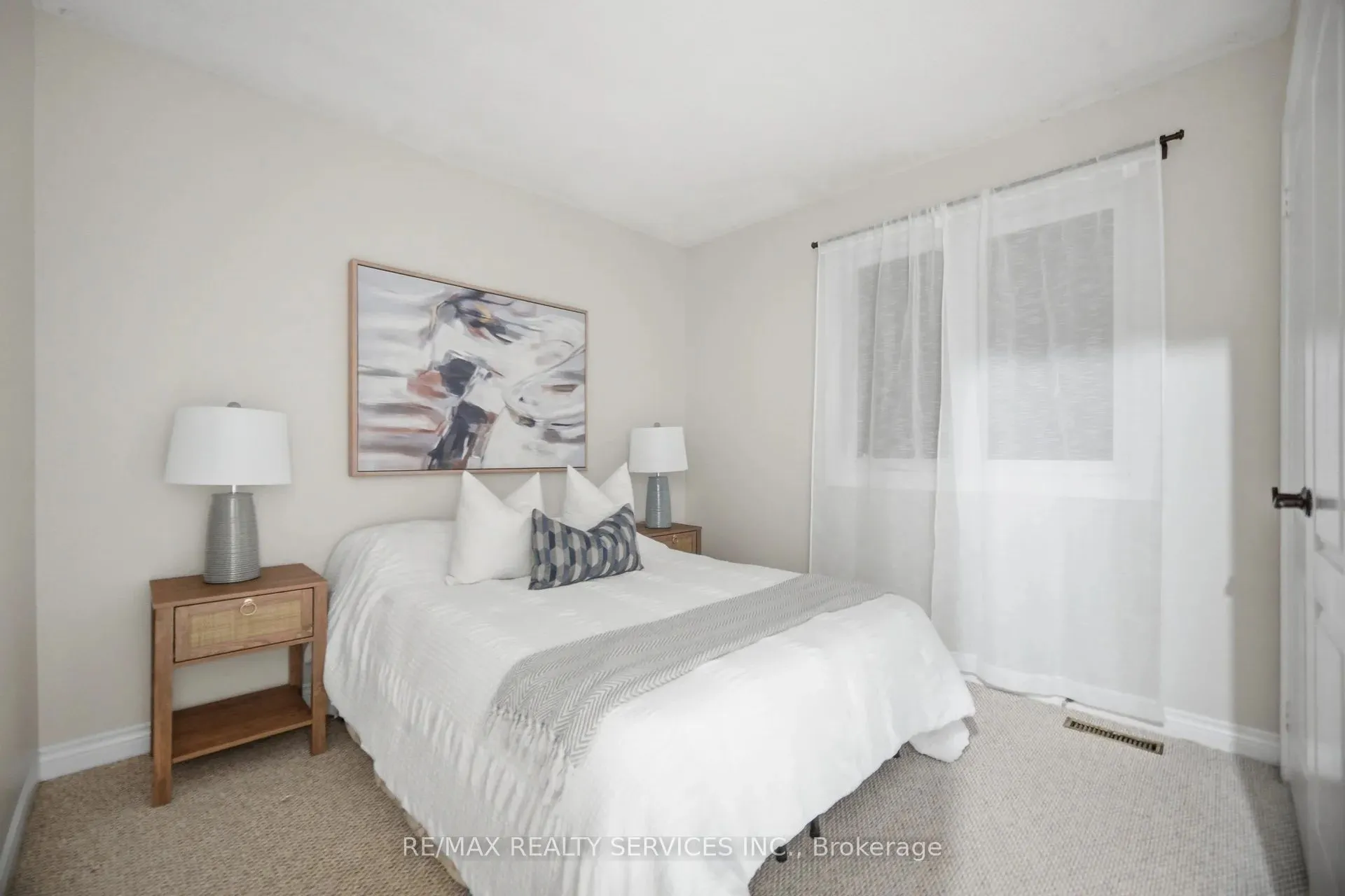 4 Leeward Drive