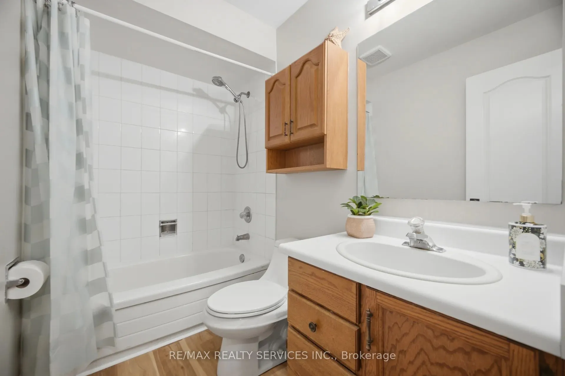 4 Leeward Drive
