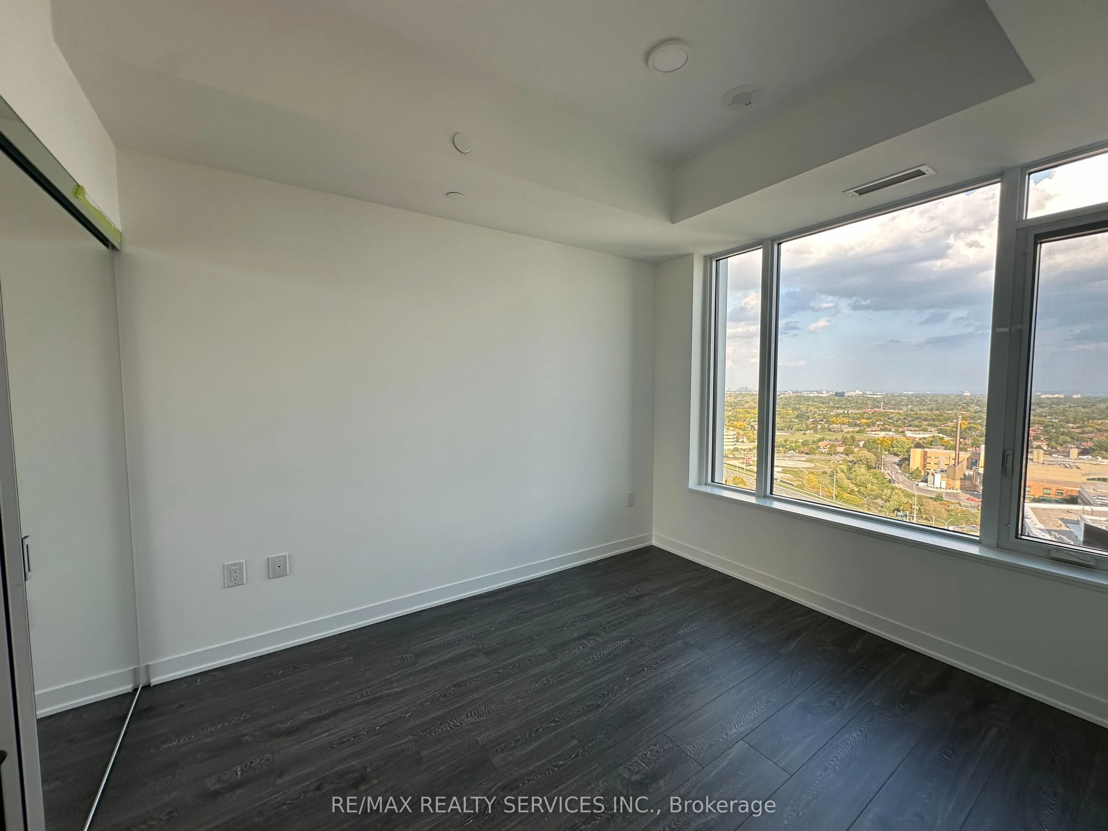 2495 Eglinton Avenue W #1913