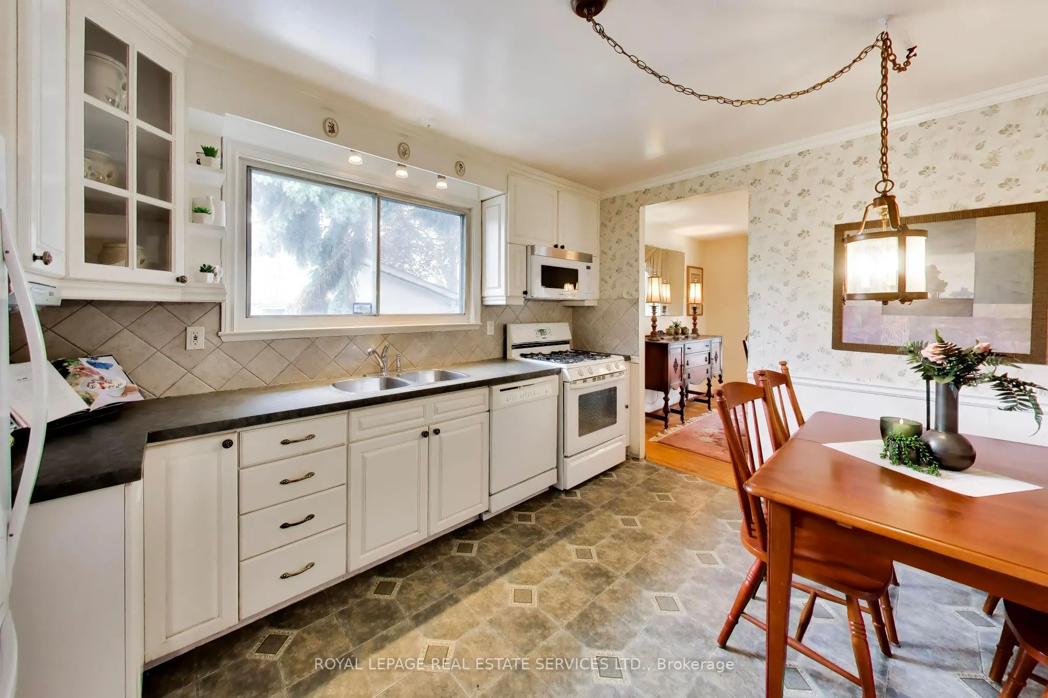 24 Elmvale Crescent