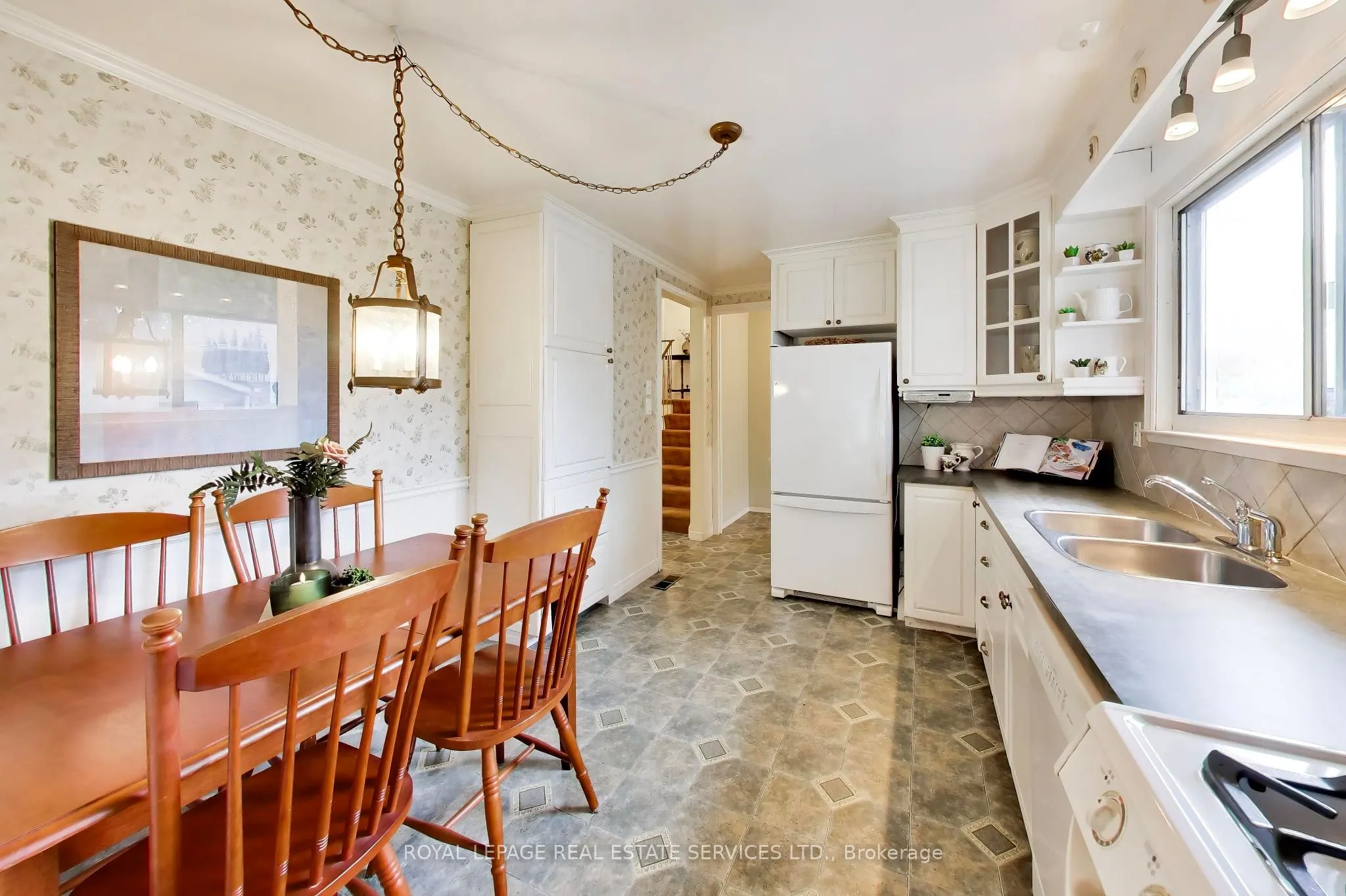 24 Elmvale Crescent
