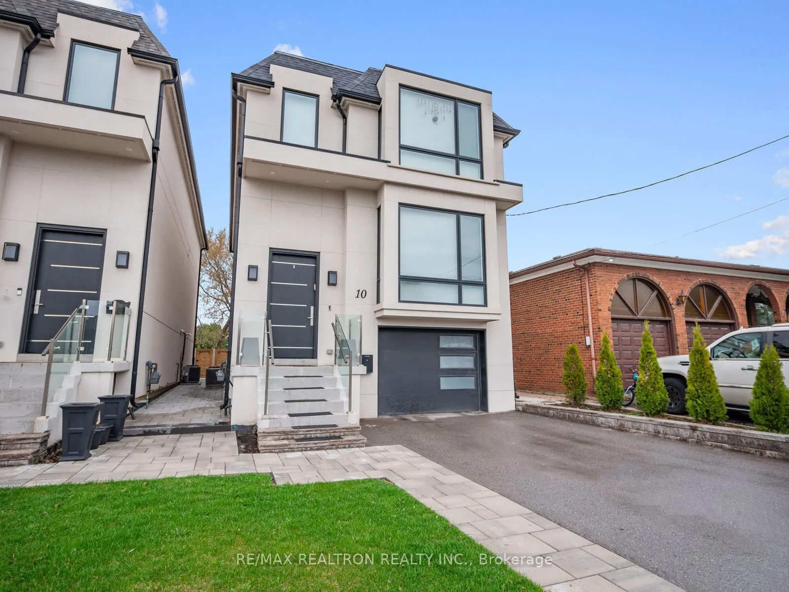 10 Katherine Road #Lower