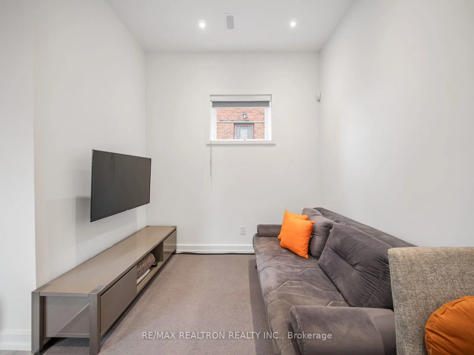 10 Katherine Road #Lower