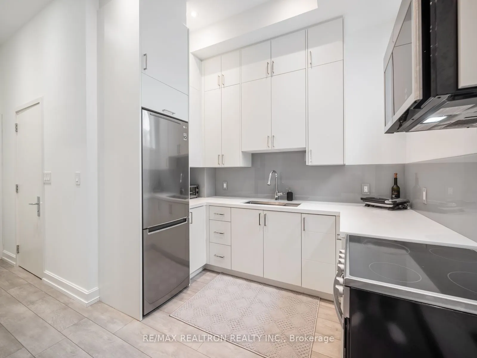 10 Katherine Road #Lower