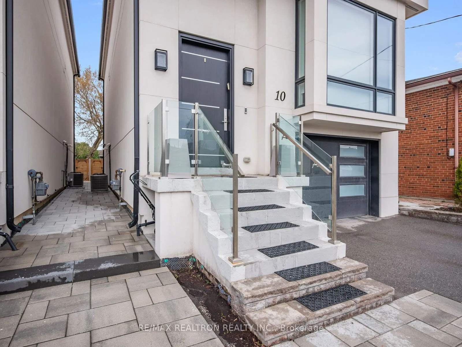 10 Katherine Road #Lower