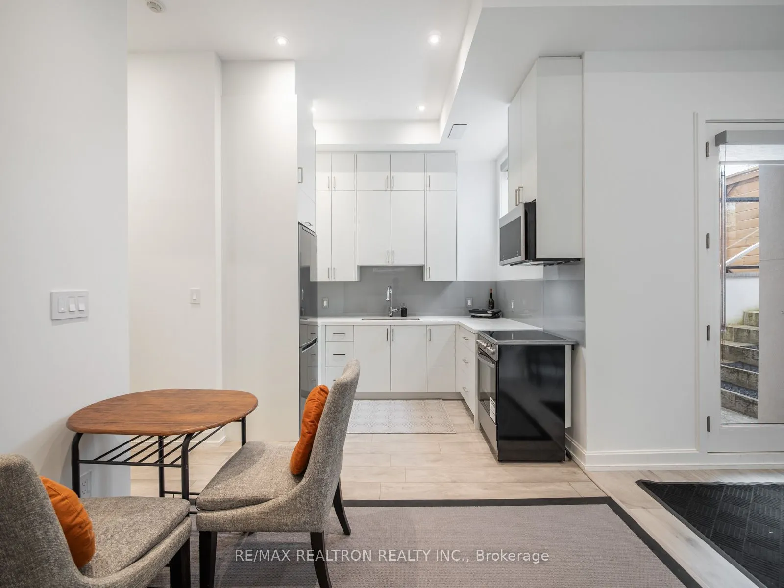 10 Katherine Road #Lower