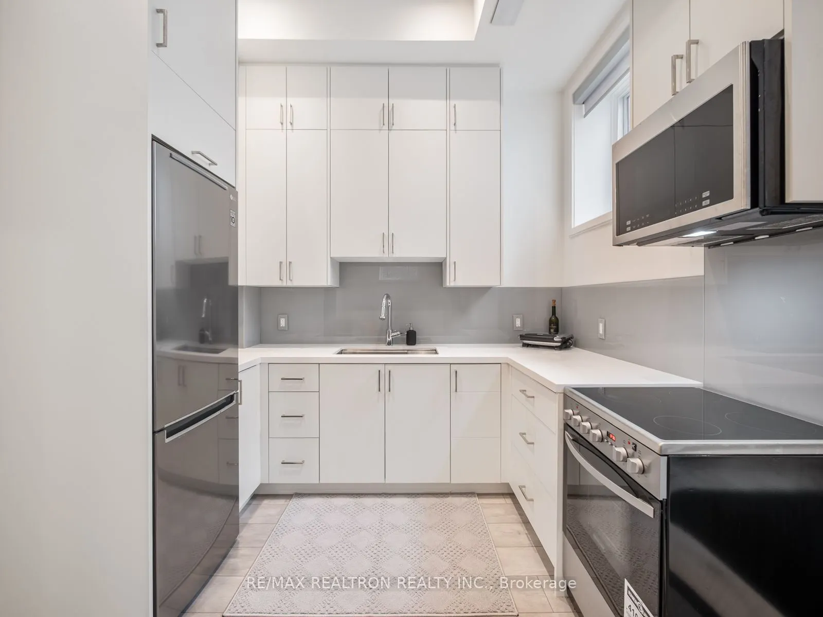 10 Katherine Road #Lower