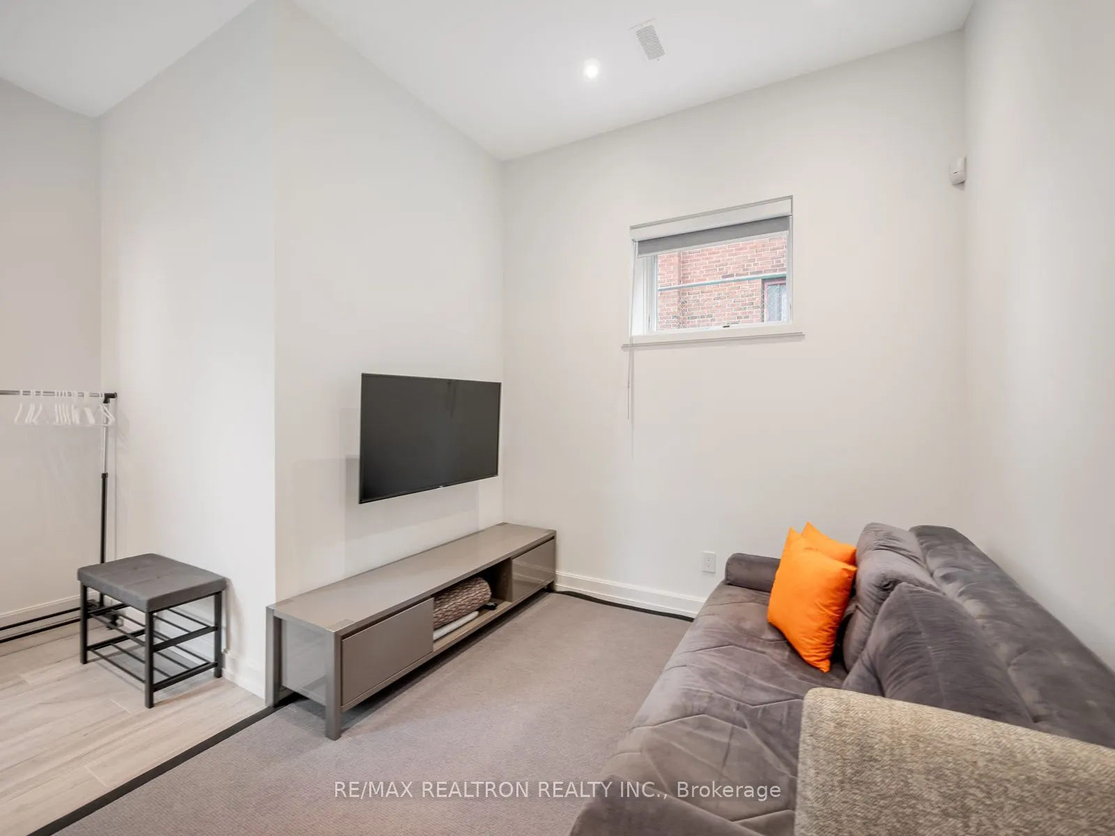 10 Katherine Road #Lower