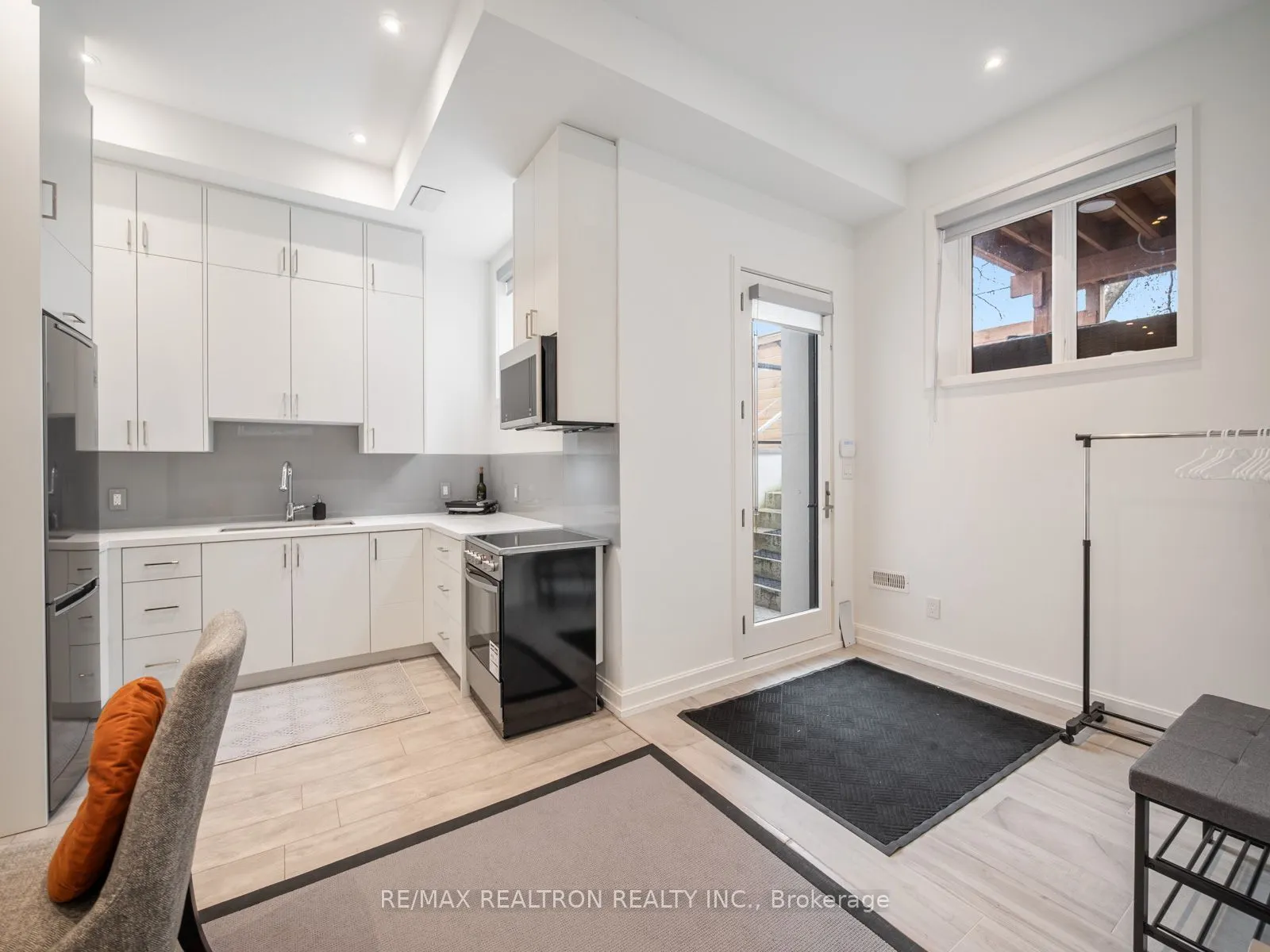 10 Katherine Road #Lower
