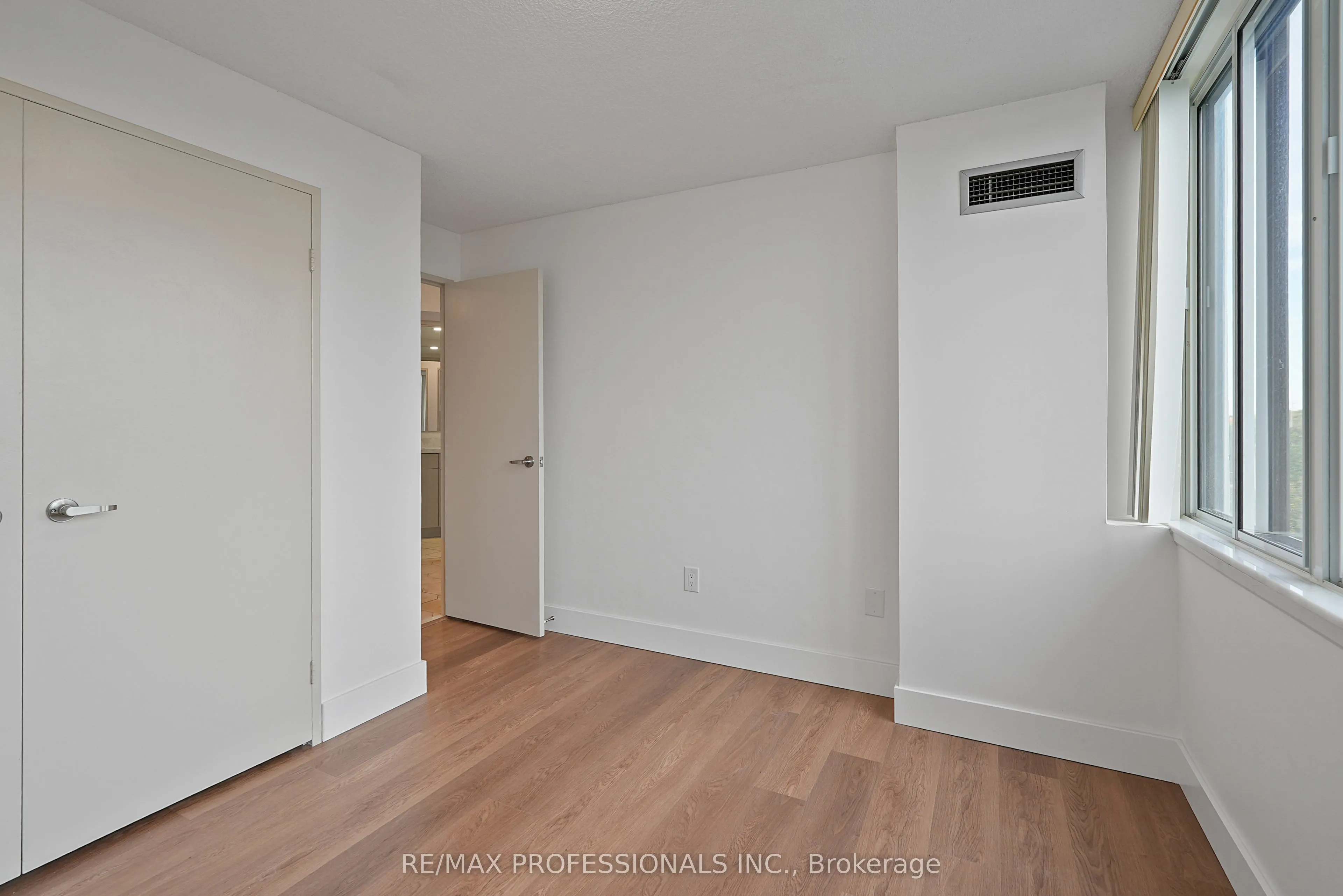 1320 Mississauga Valley Boulevard #510