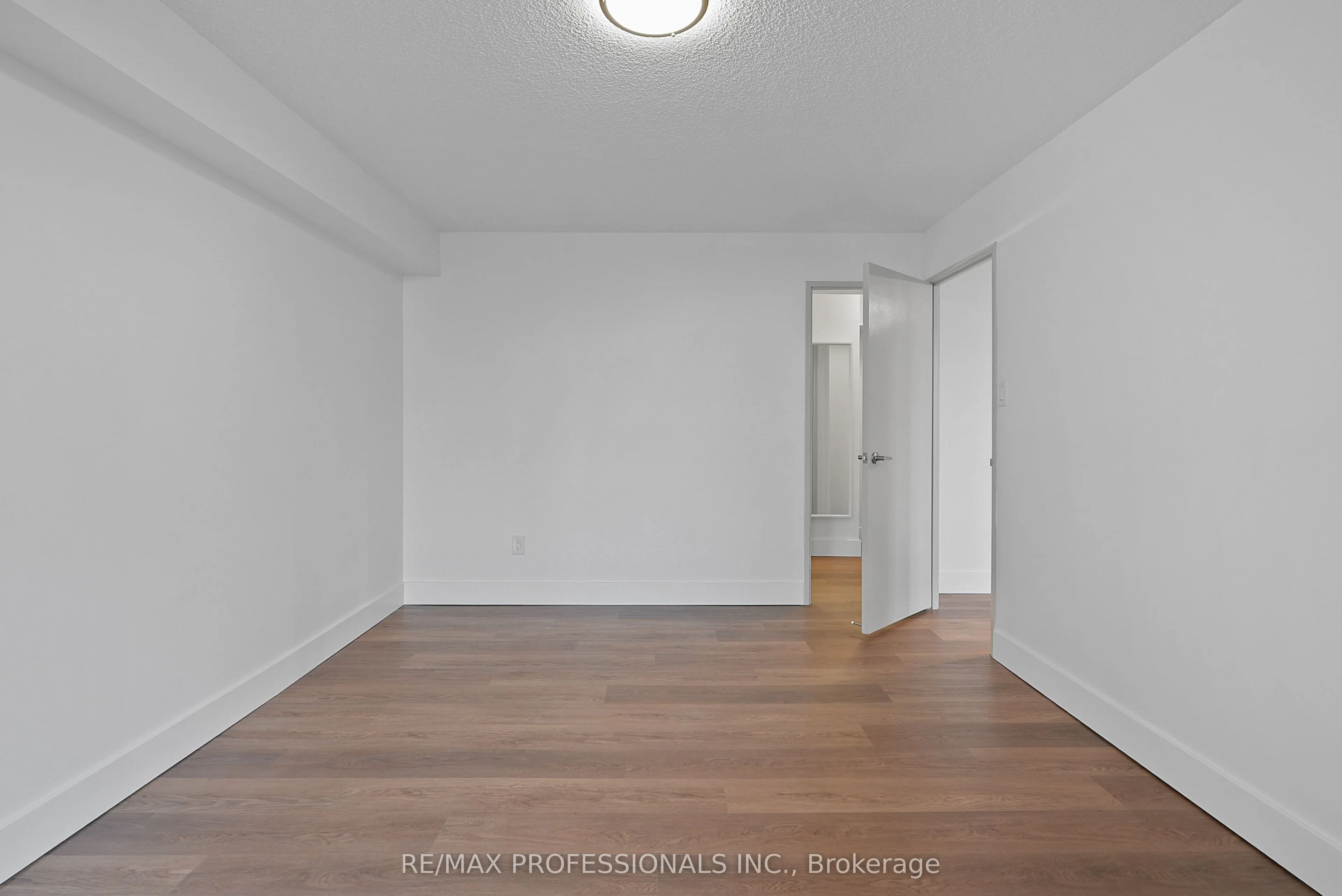 1320 Mississauga Valley Boulevard #510