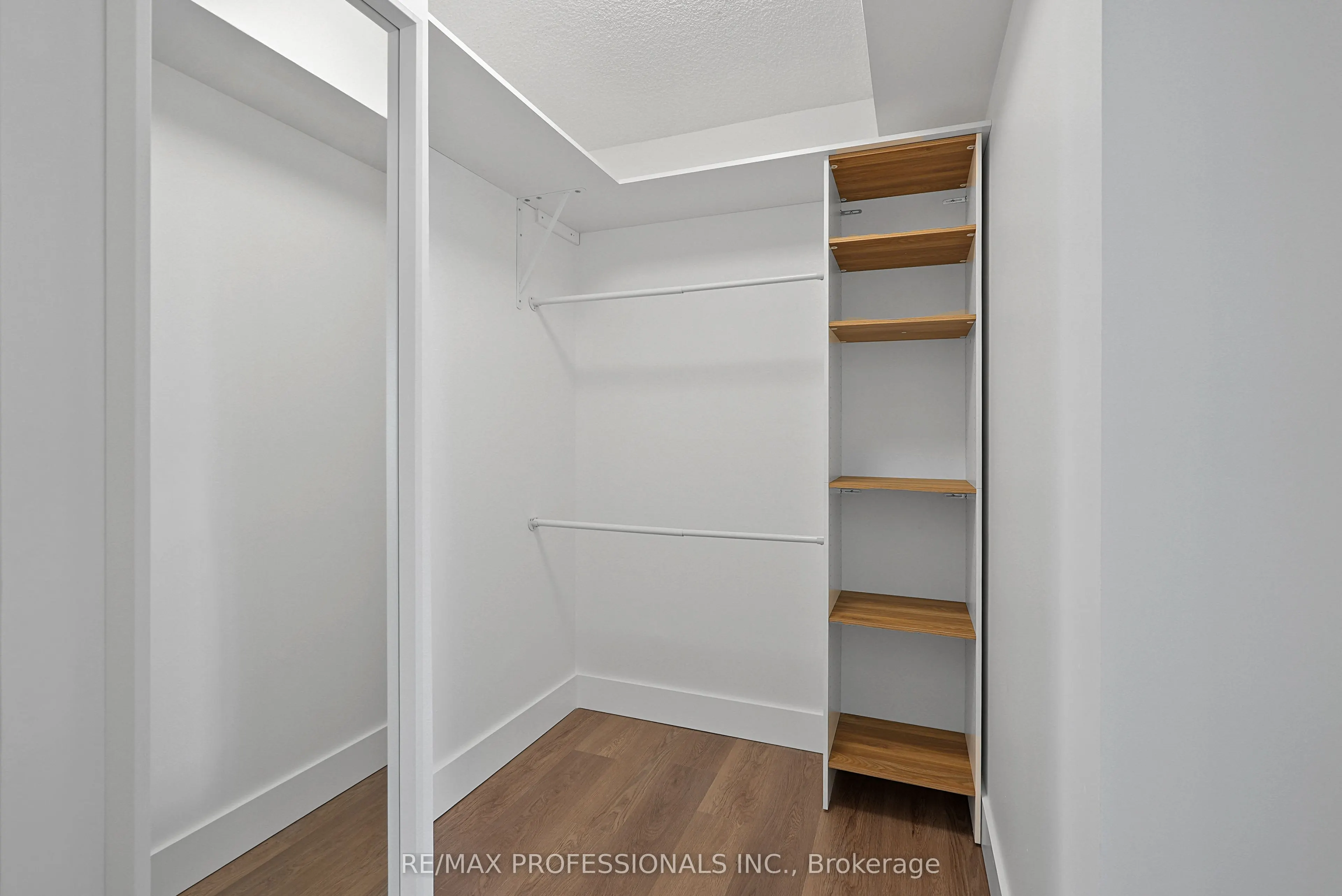 1320 Mississauga Valley Boulevard #510