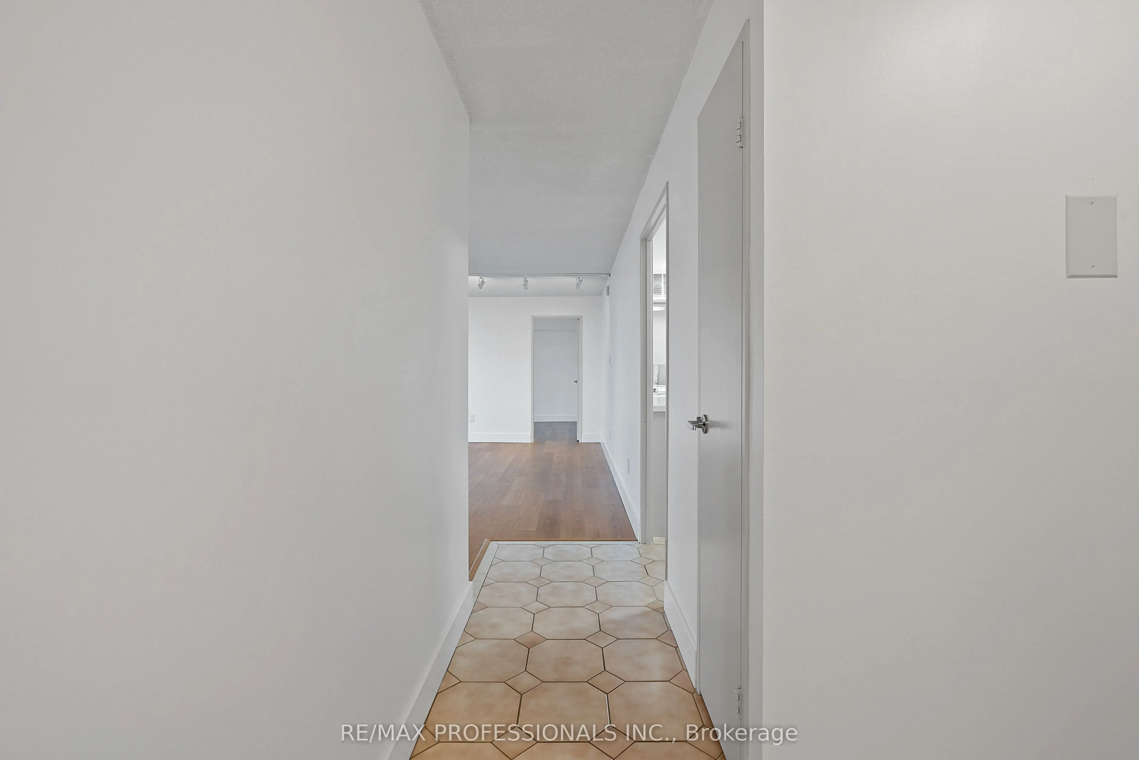 1320 Mississauga Valley Boulevard #510
