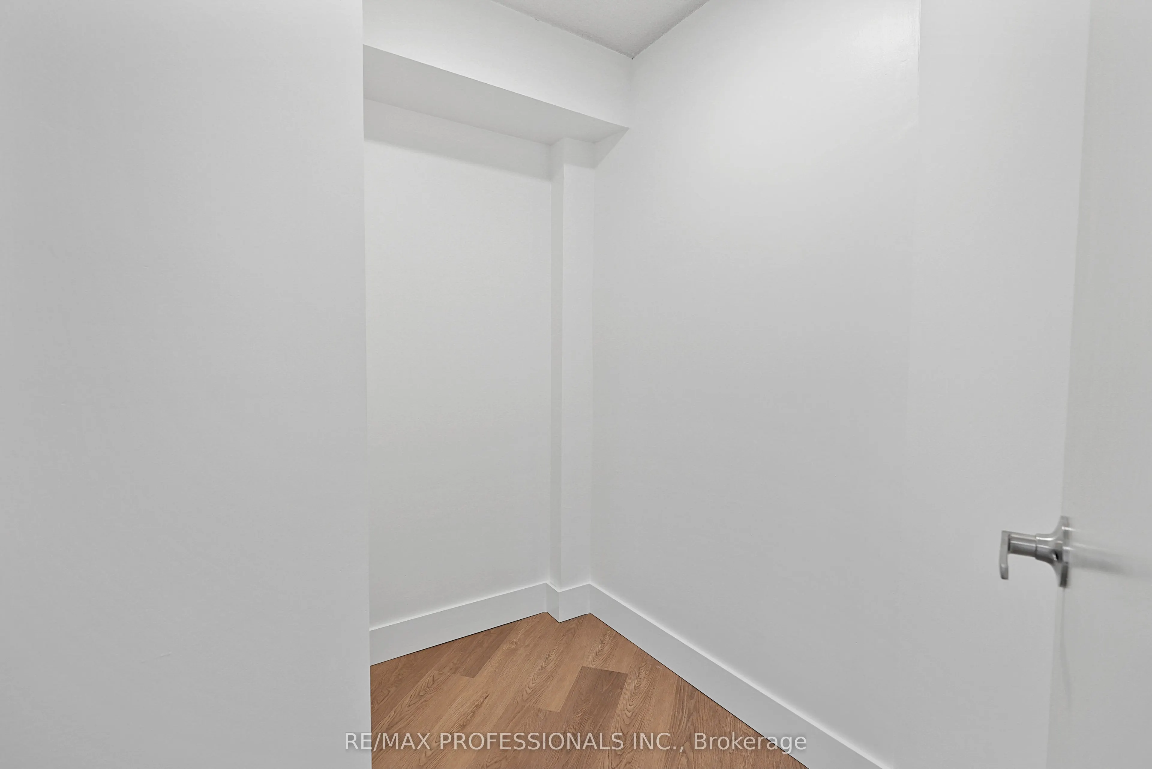 1320 Mississauga Valley Boulevard #510
