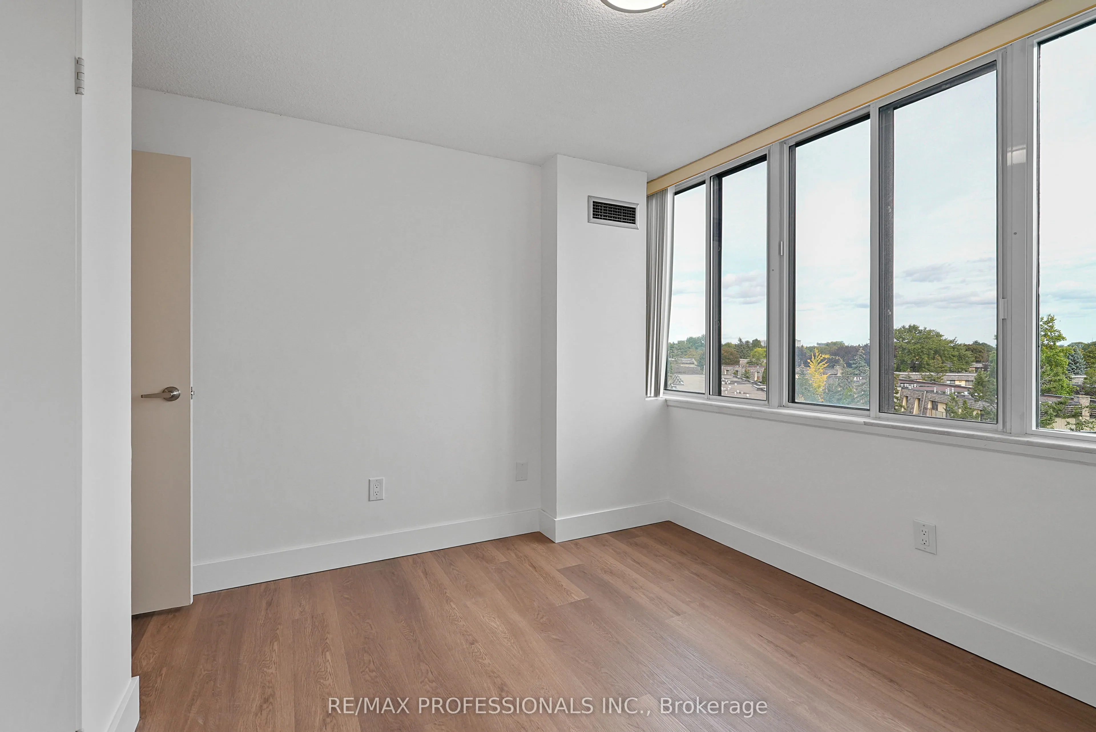 1320 Mississauga Valley Boulevard #510