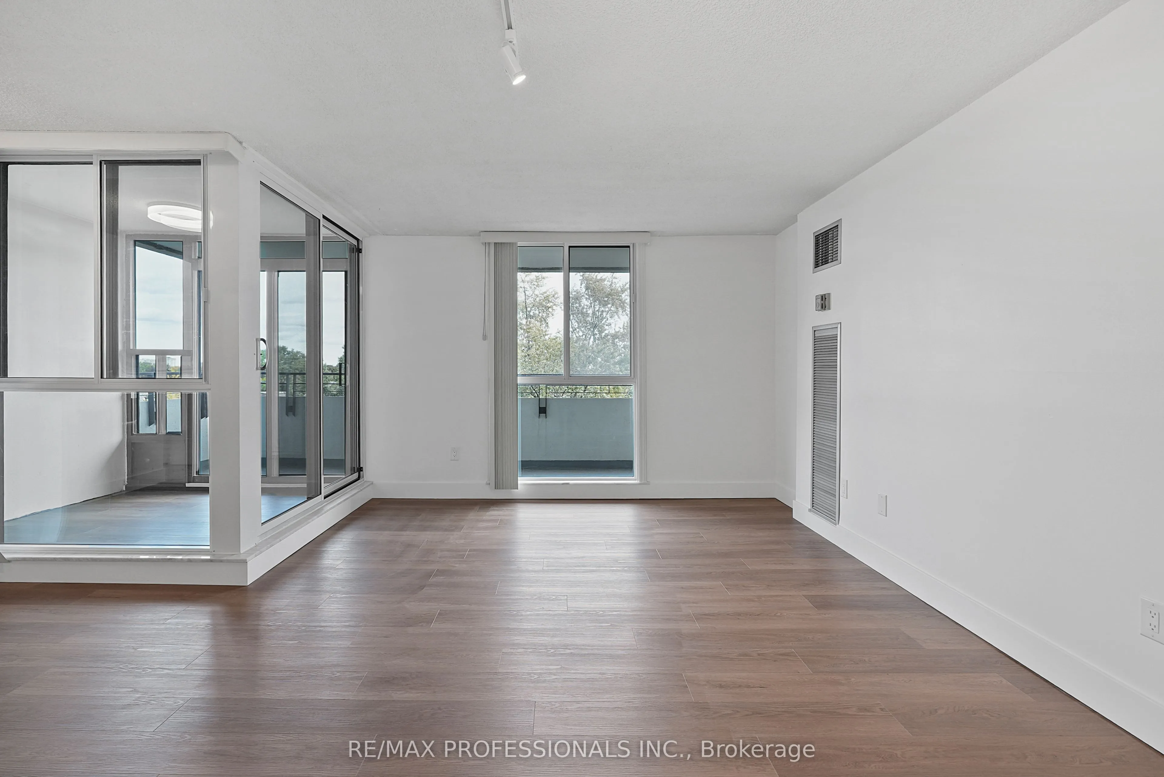 1320 Mississauga Valley Boulevard #510