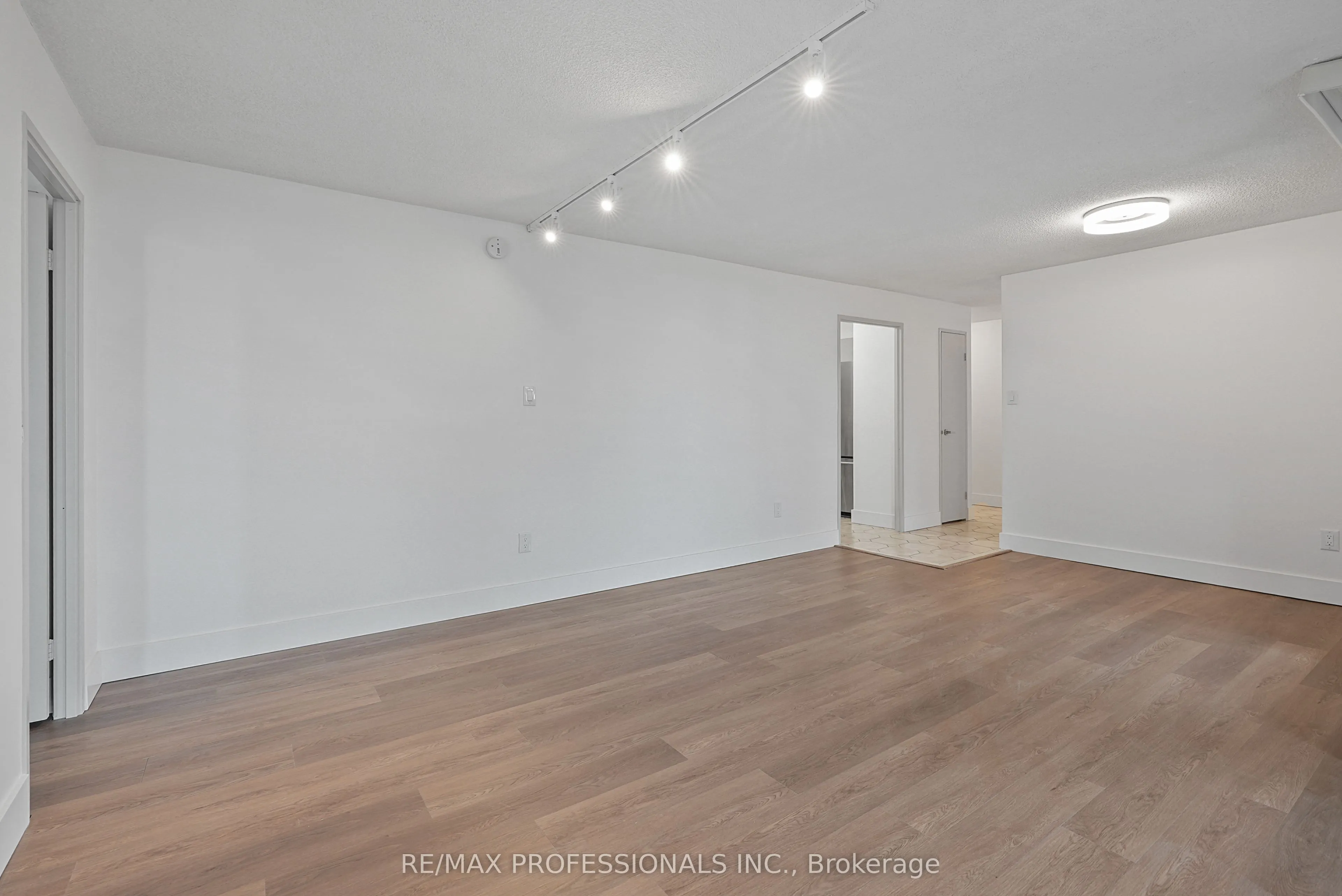 1320 Mississauga Valley Boulevard #510