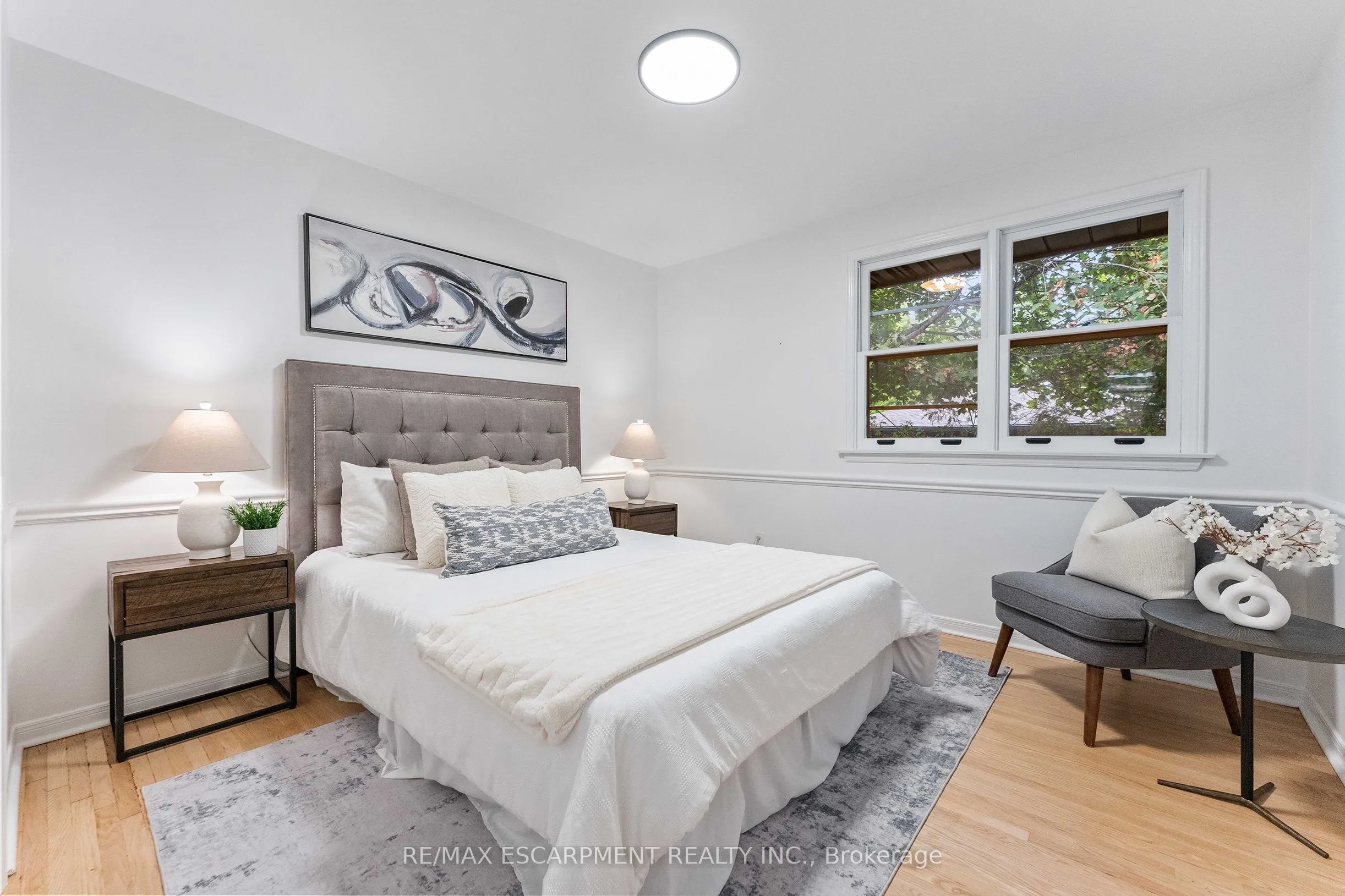 786 Edistel Crescent