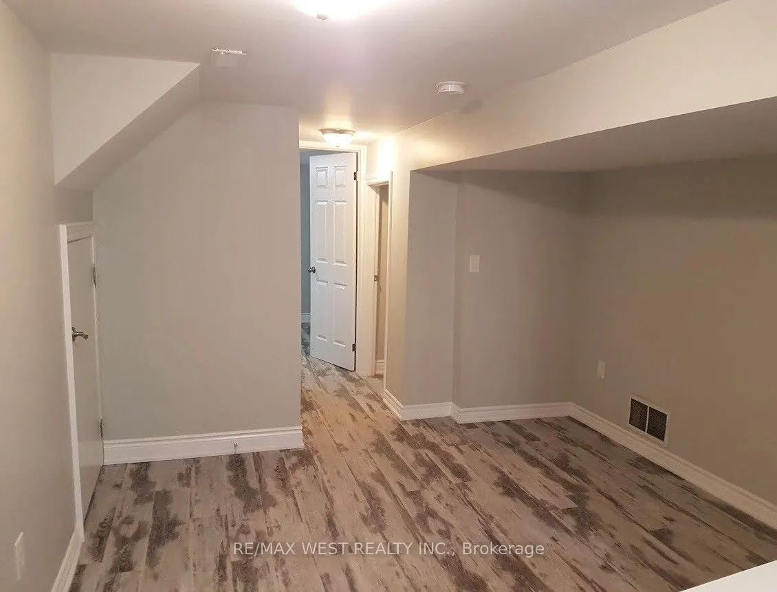77 Murrie Street #Lower