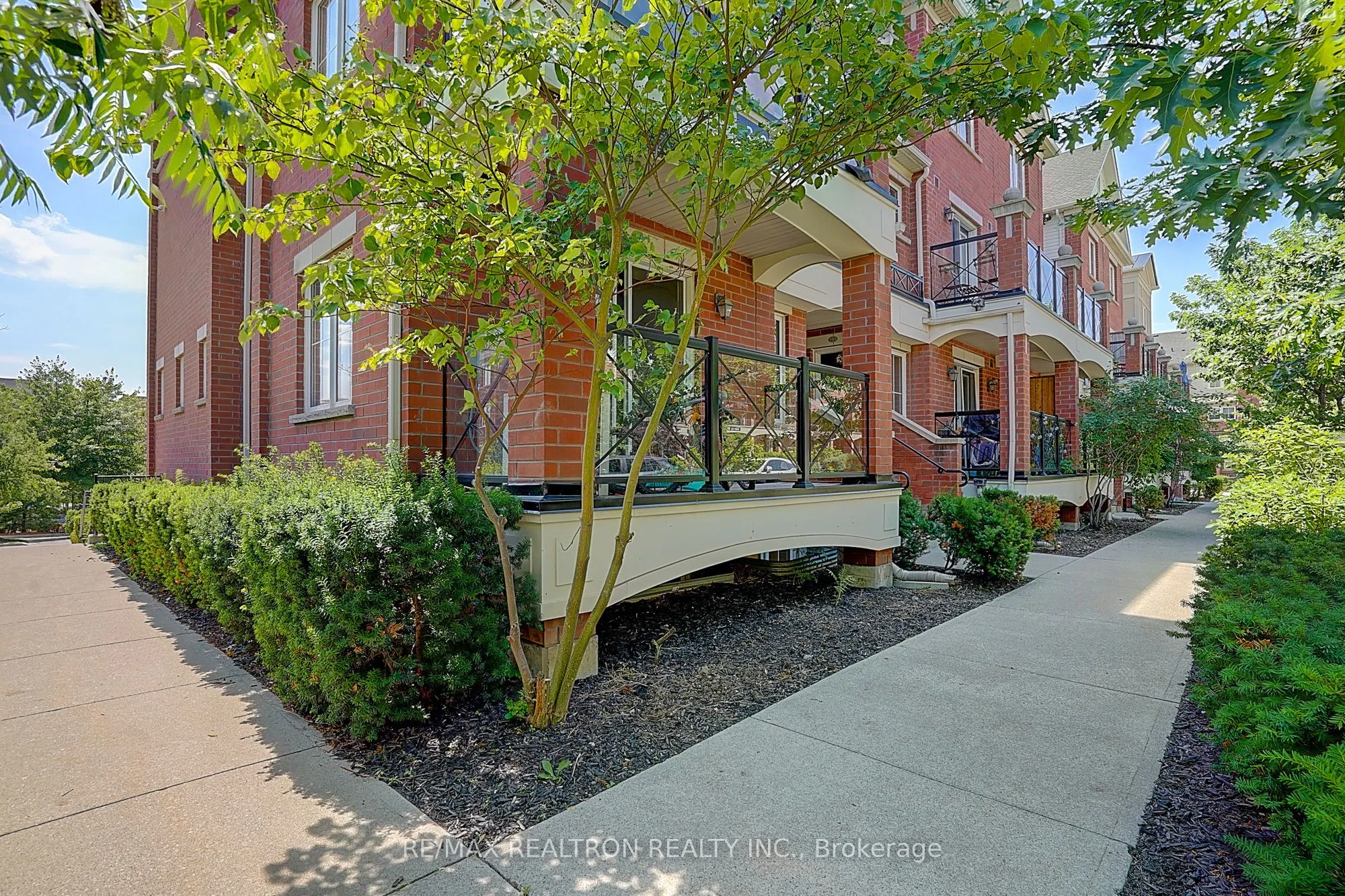 2492 Post Road #16